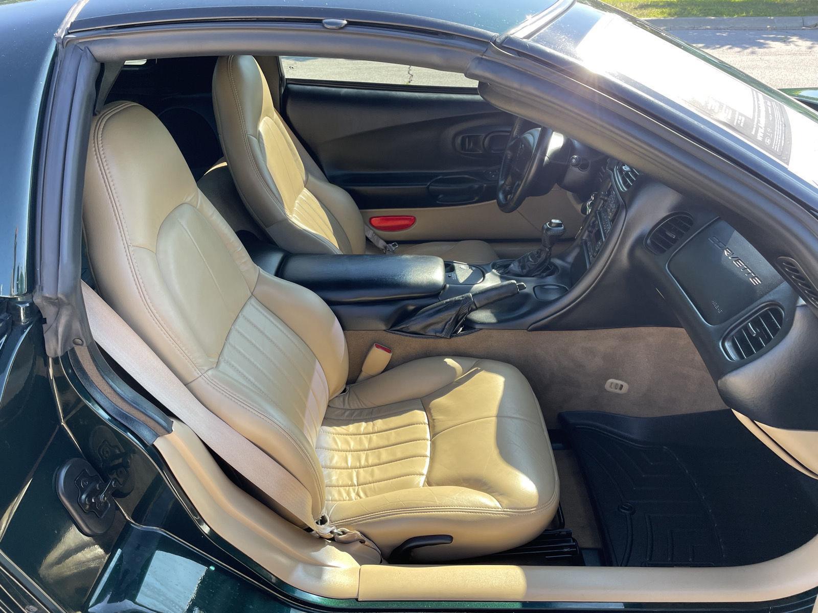 Vehicle photo 17