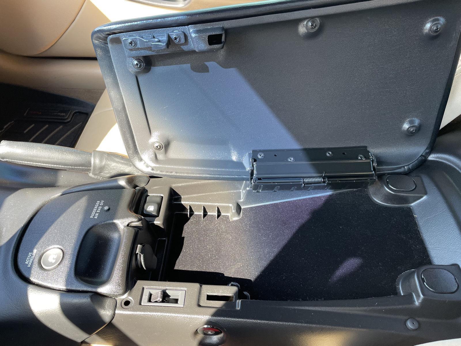 Vehicle photo 24