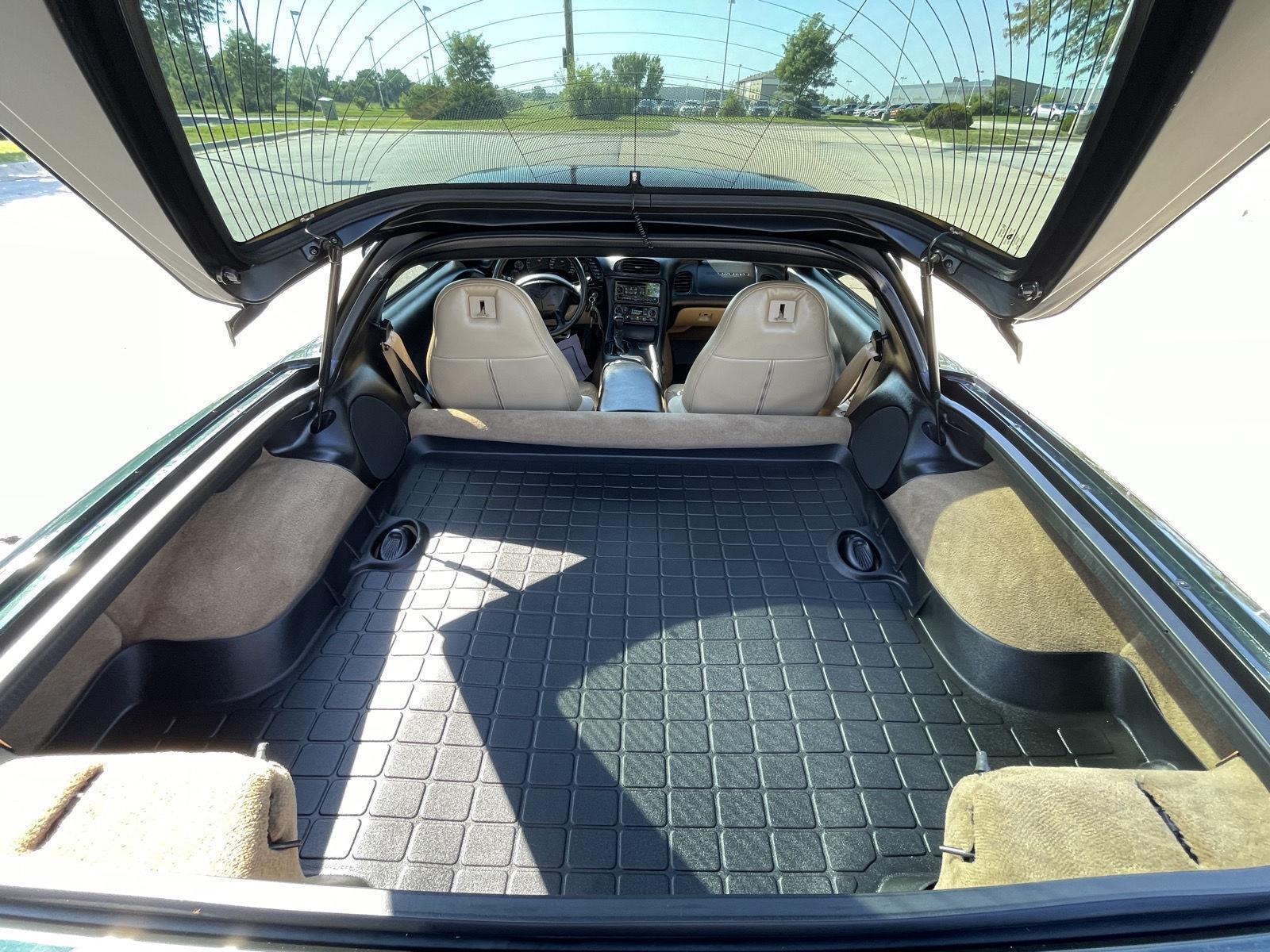 Vehicle photo 28