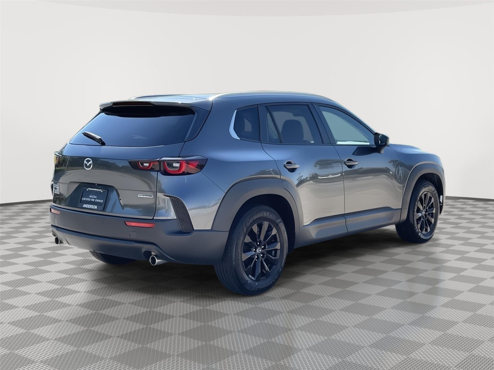 Vehicle photo 7
