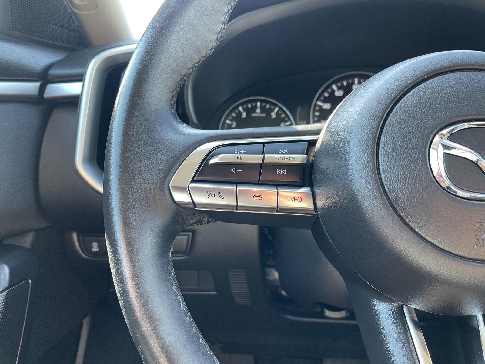 Vehicle photo 13