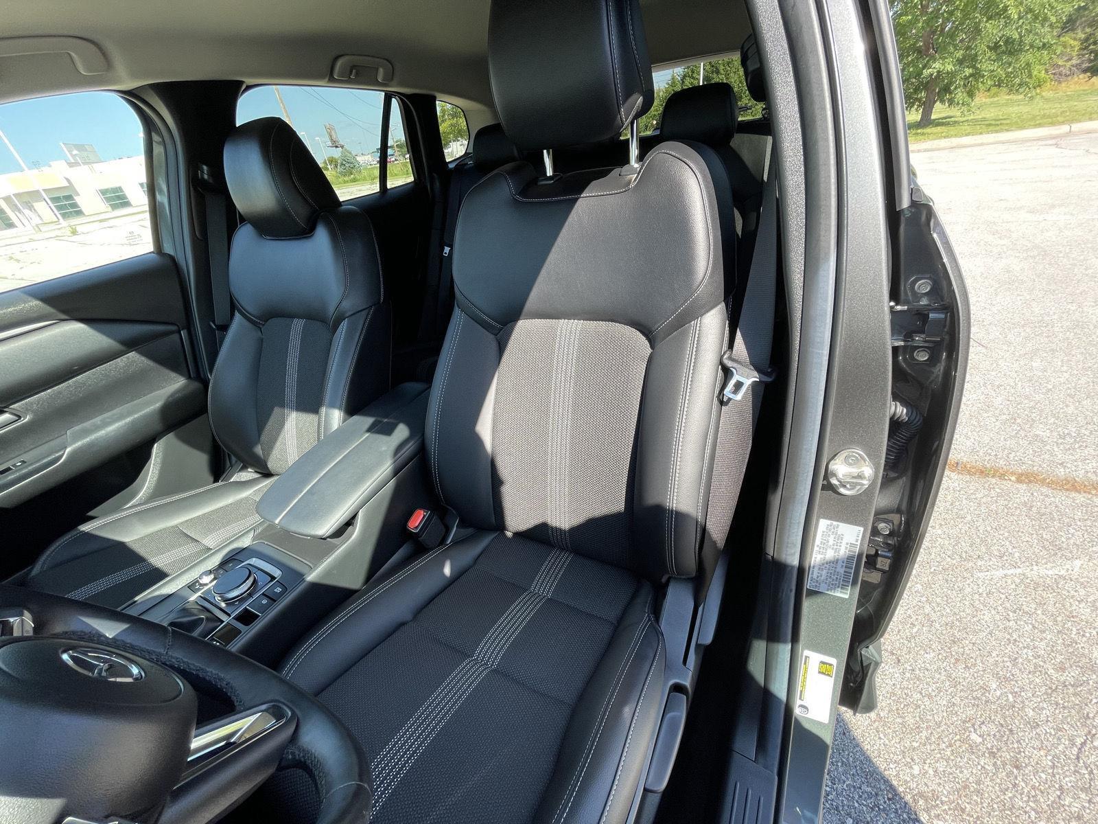Vehicle photo 18