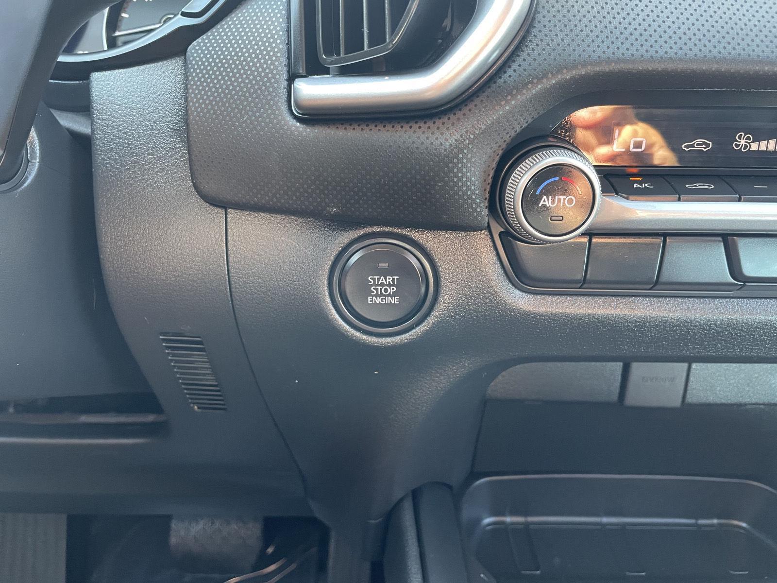 Vehicle photo 24