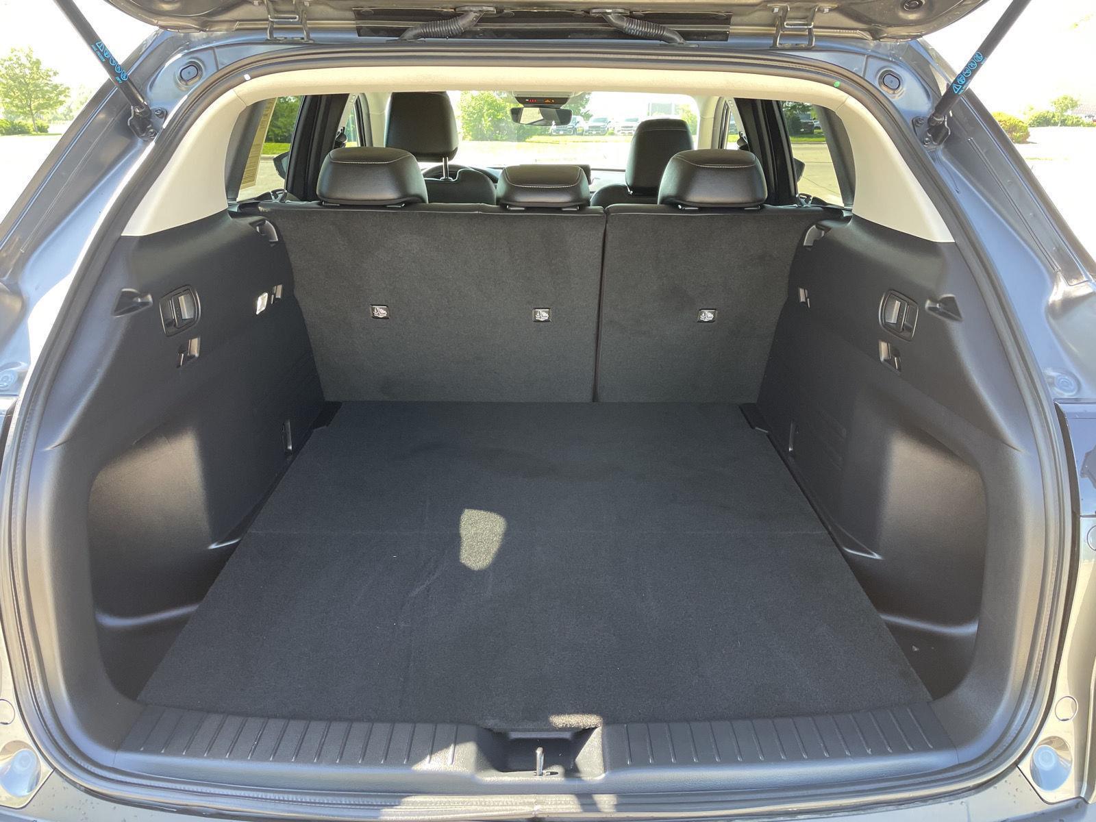 Vehicle photo 32