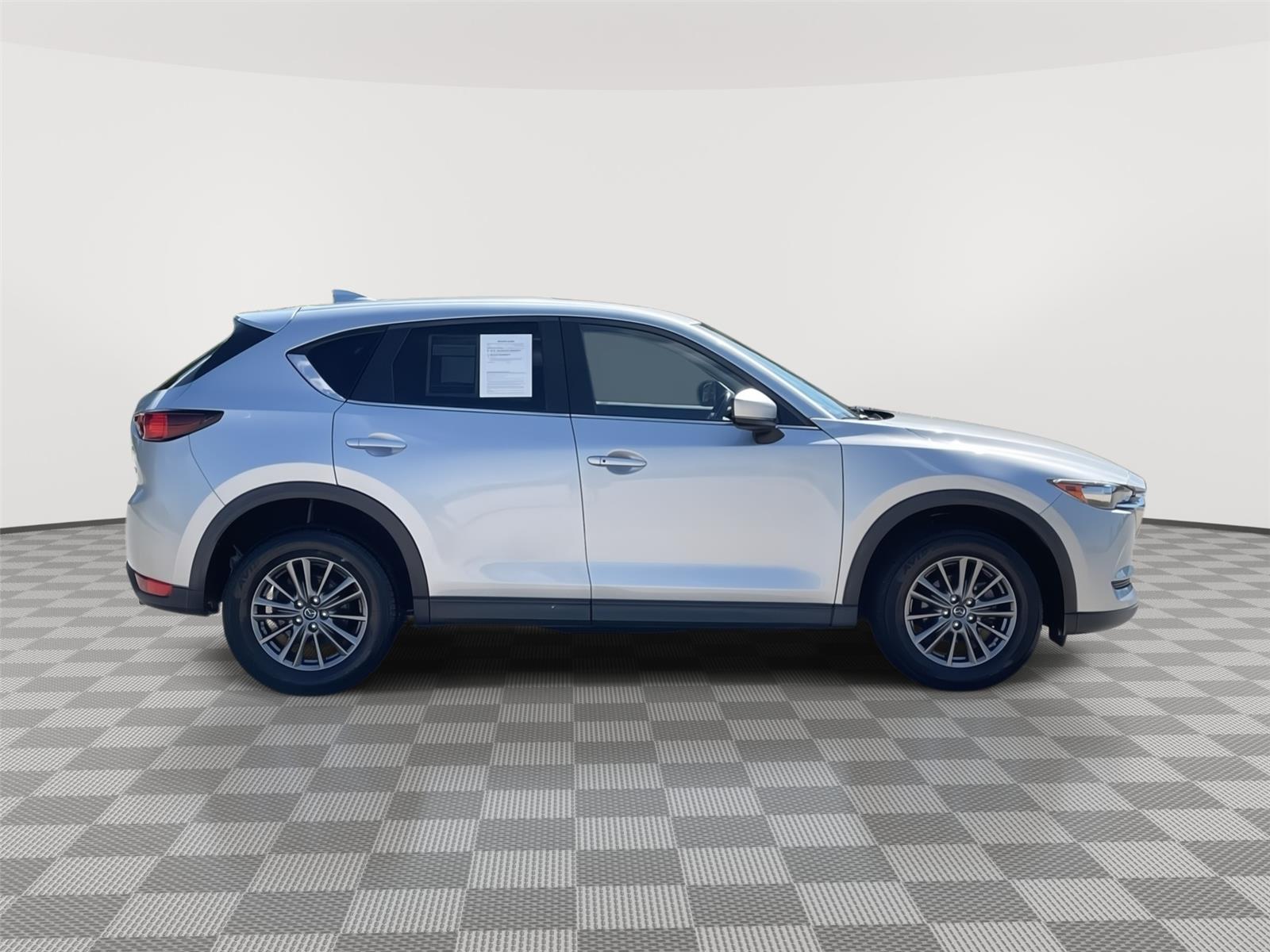 Vehicle photo 6