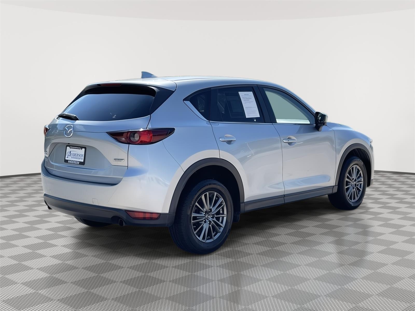 Vehicle photo 7