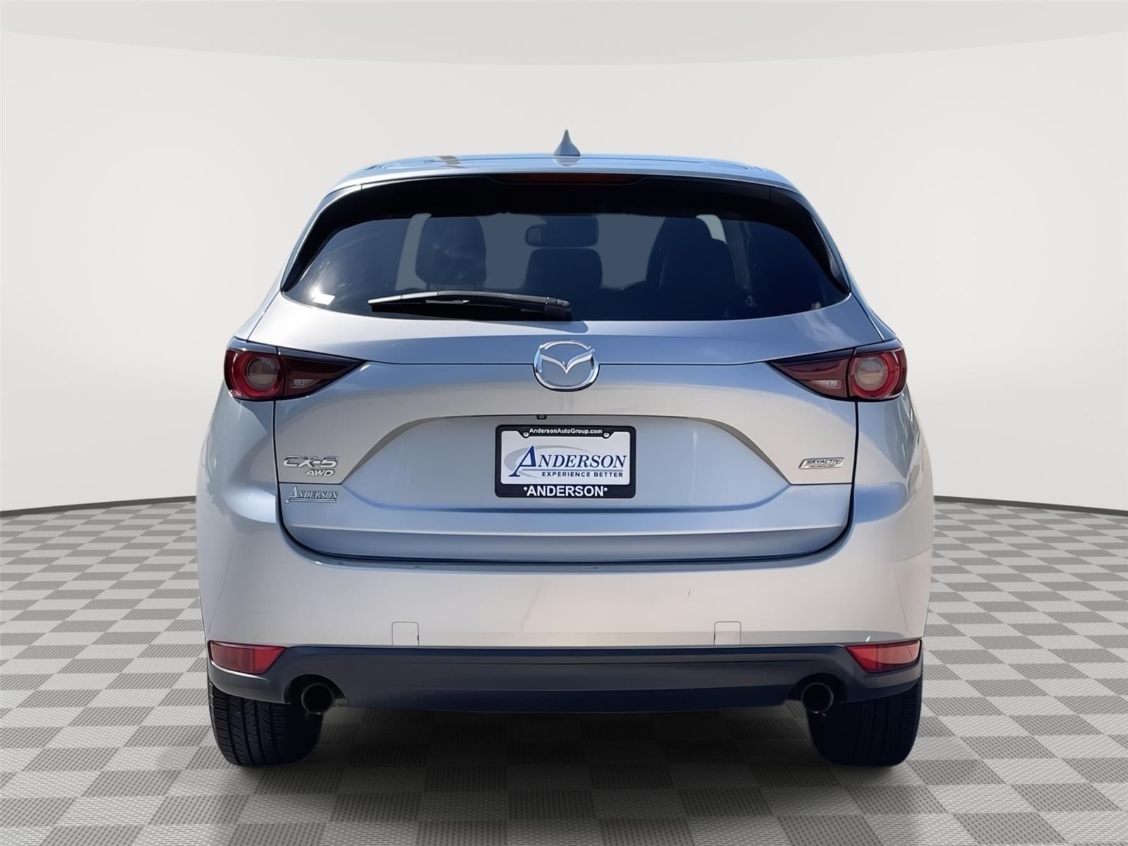 Vehicle photo 8