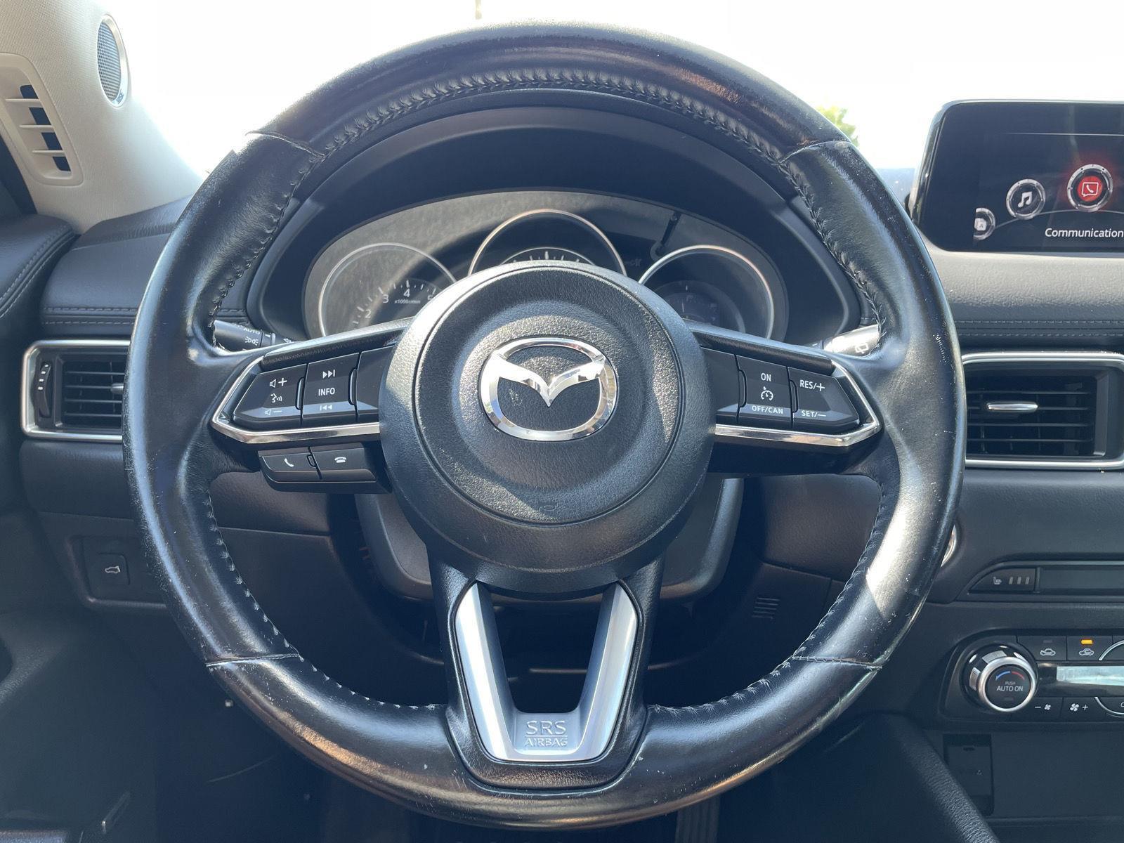 Vehicle photo 12