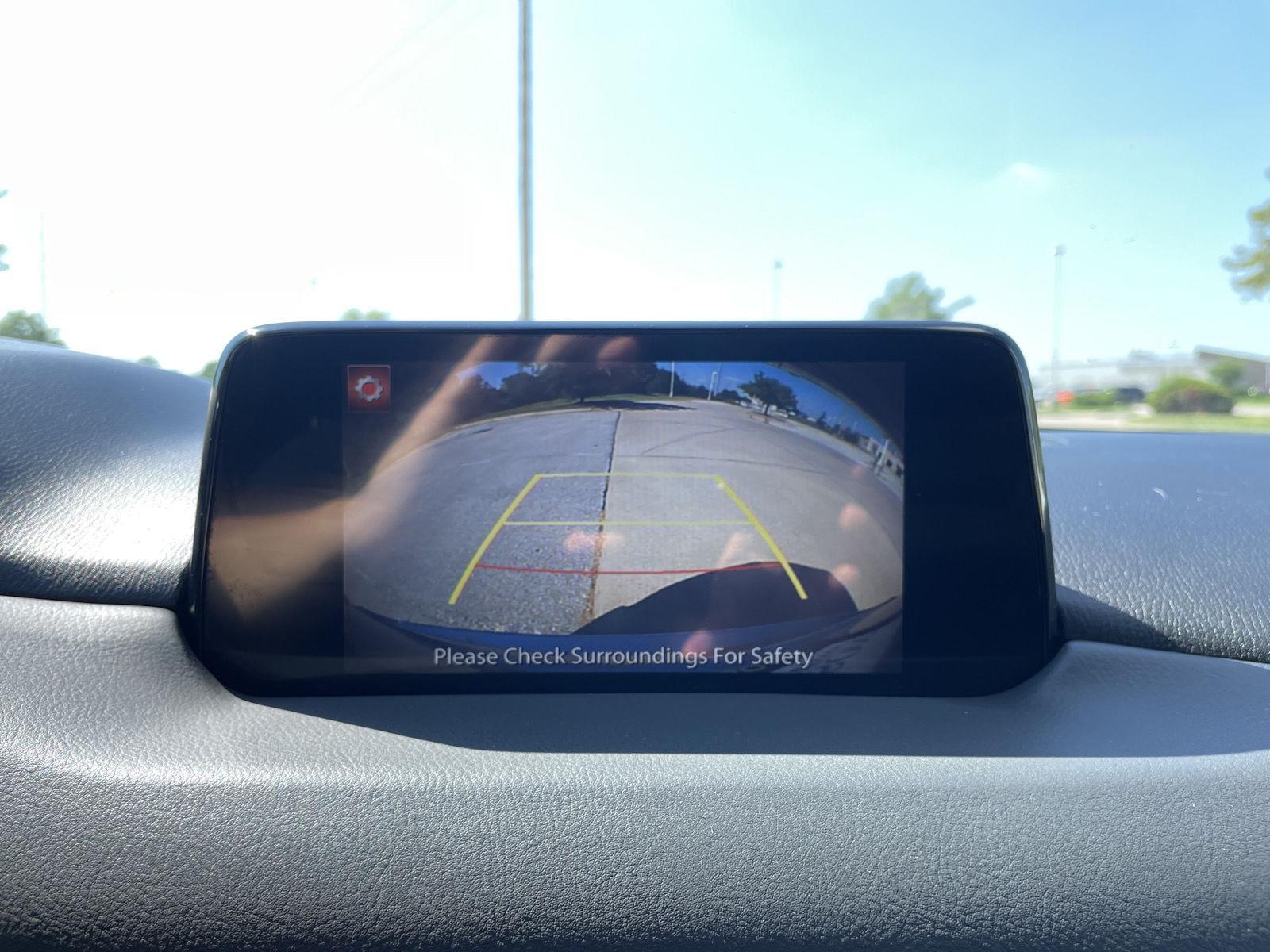 Vehicle photo 23