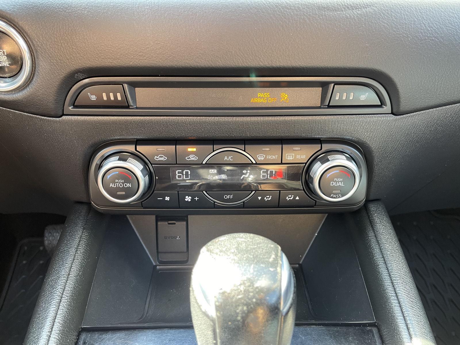 Vehicle photo 25