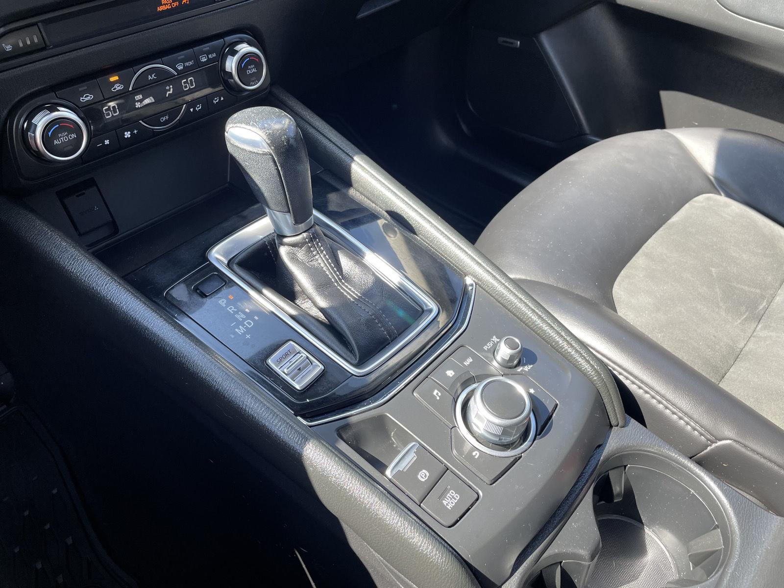 Vehicle photo 28