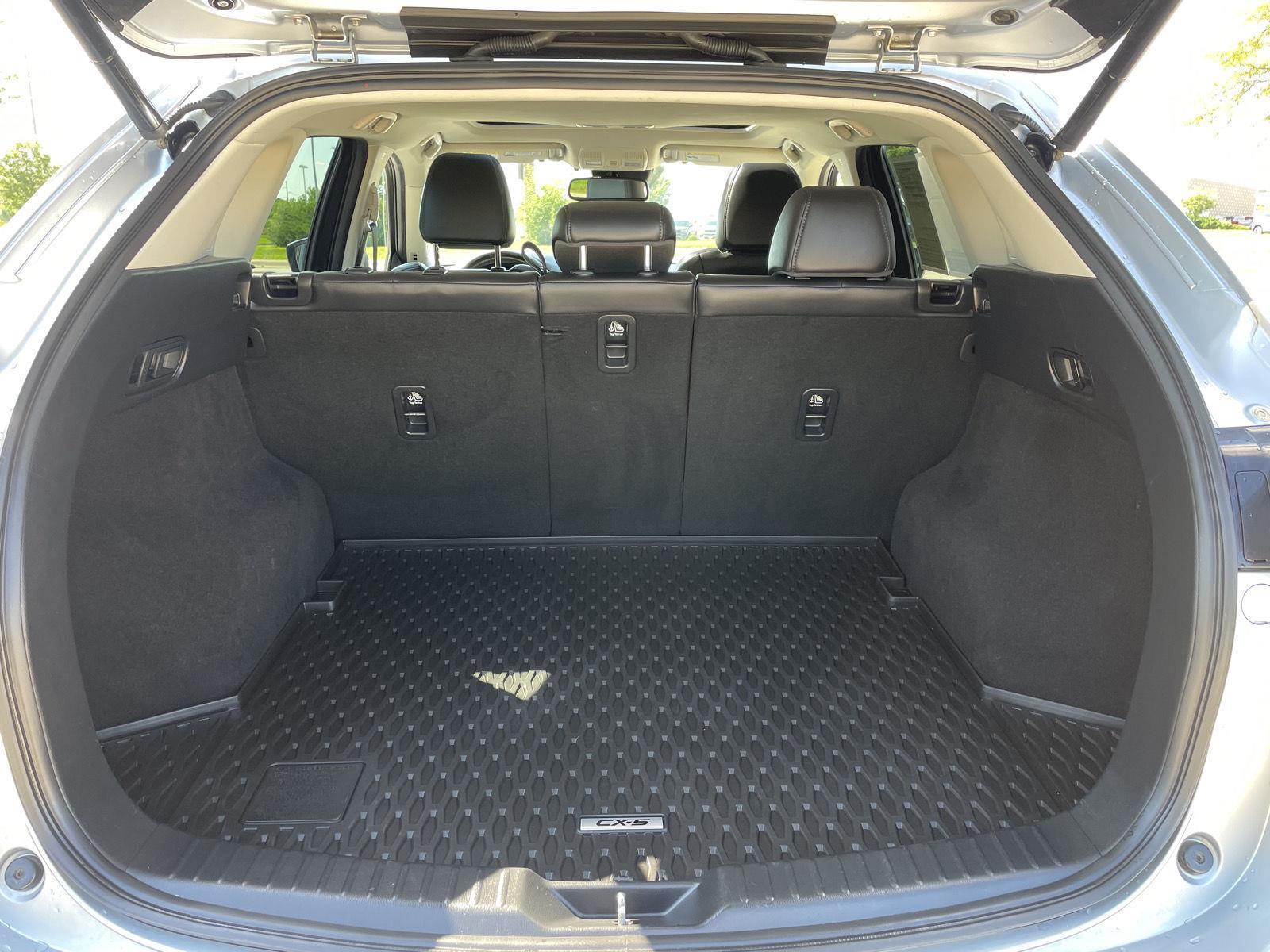Vehicle photo 33