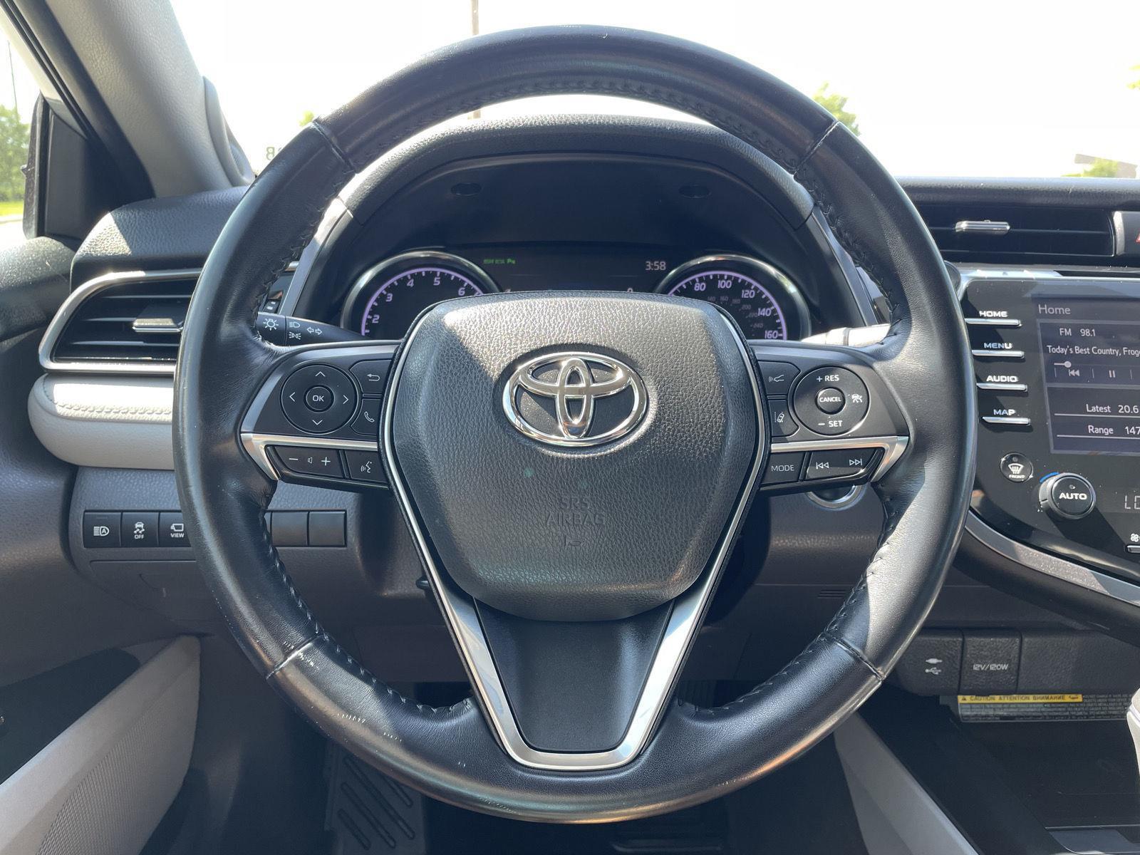 Vehicle photo 12