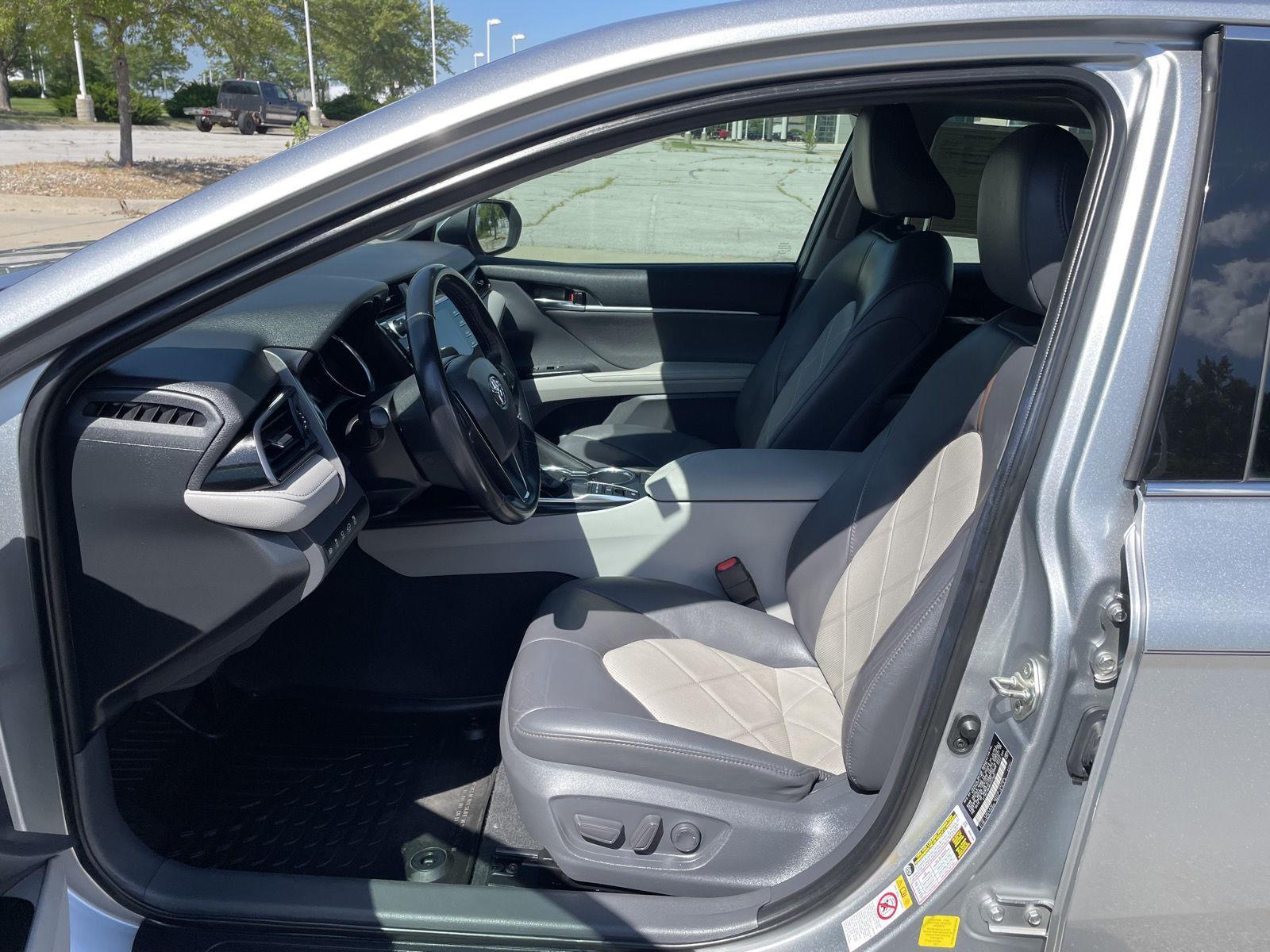 Vehicle photo 17
