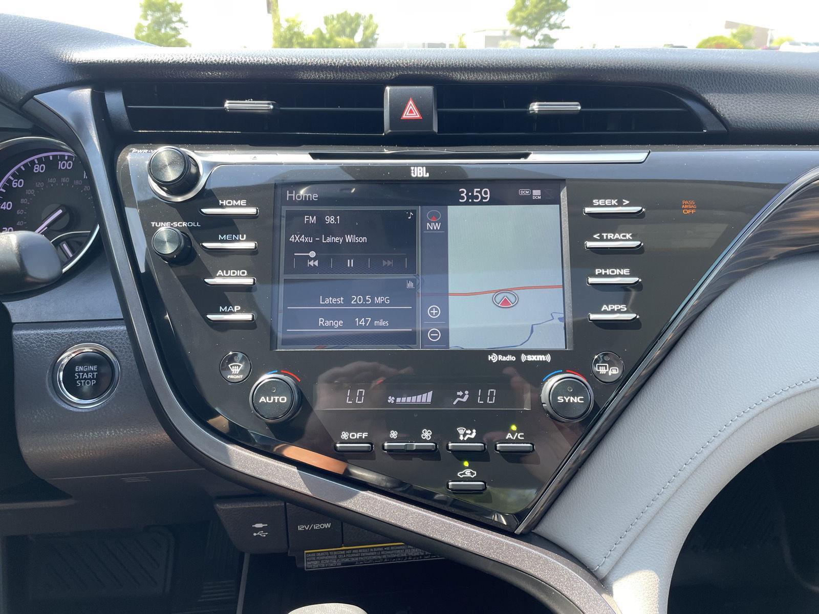 Vehicle photo 23