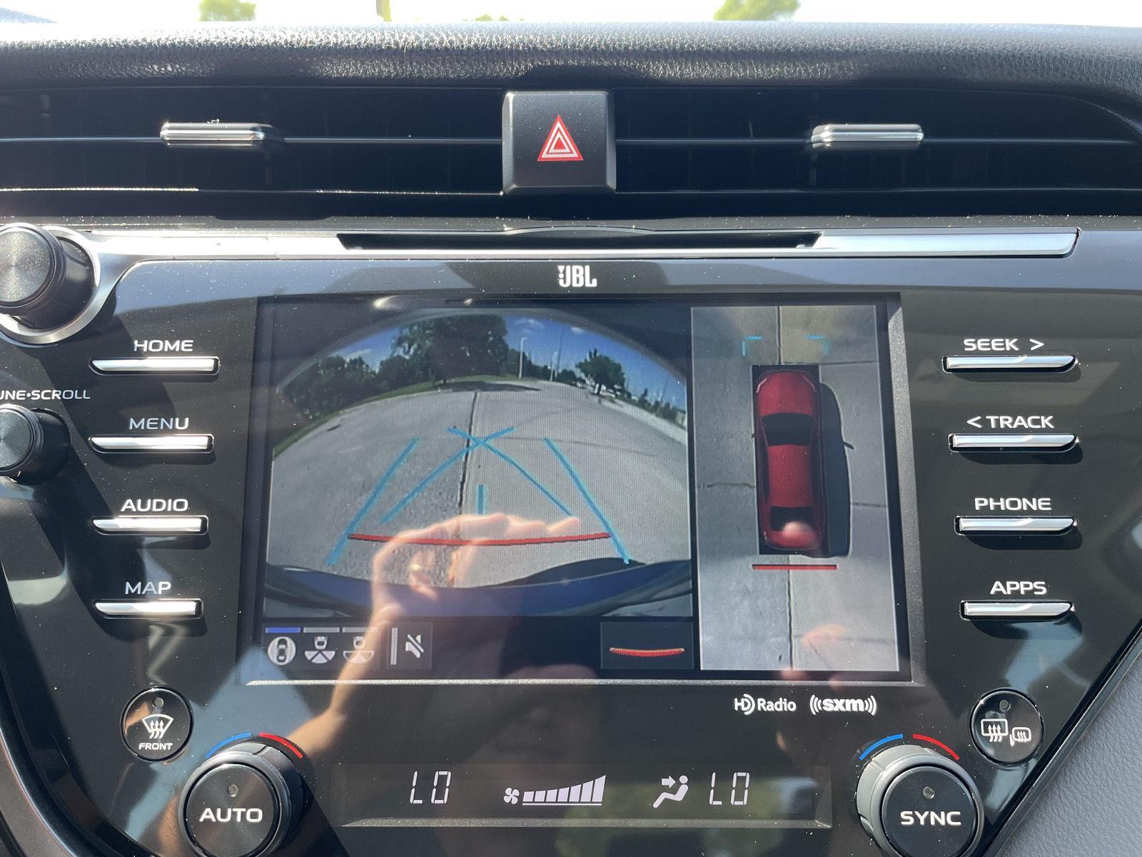 Vehicle photo 24