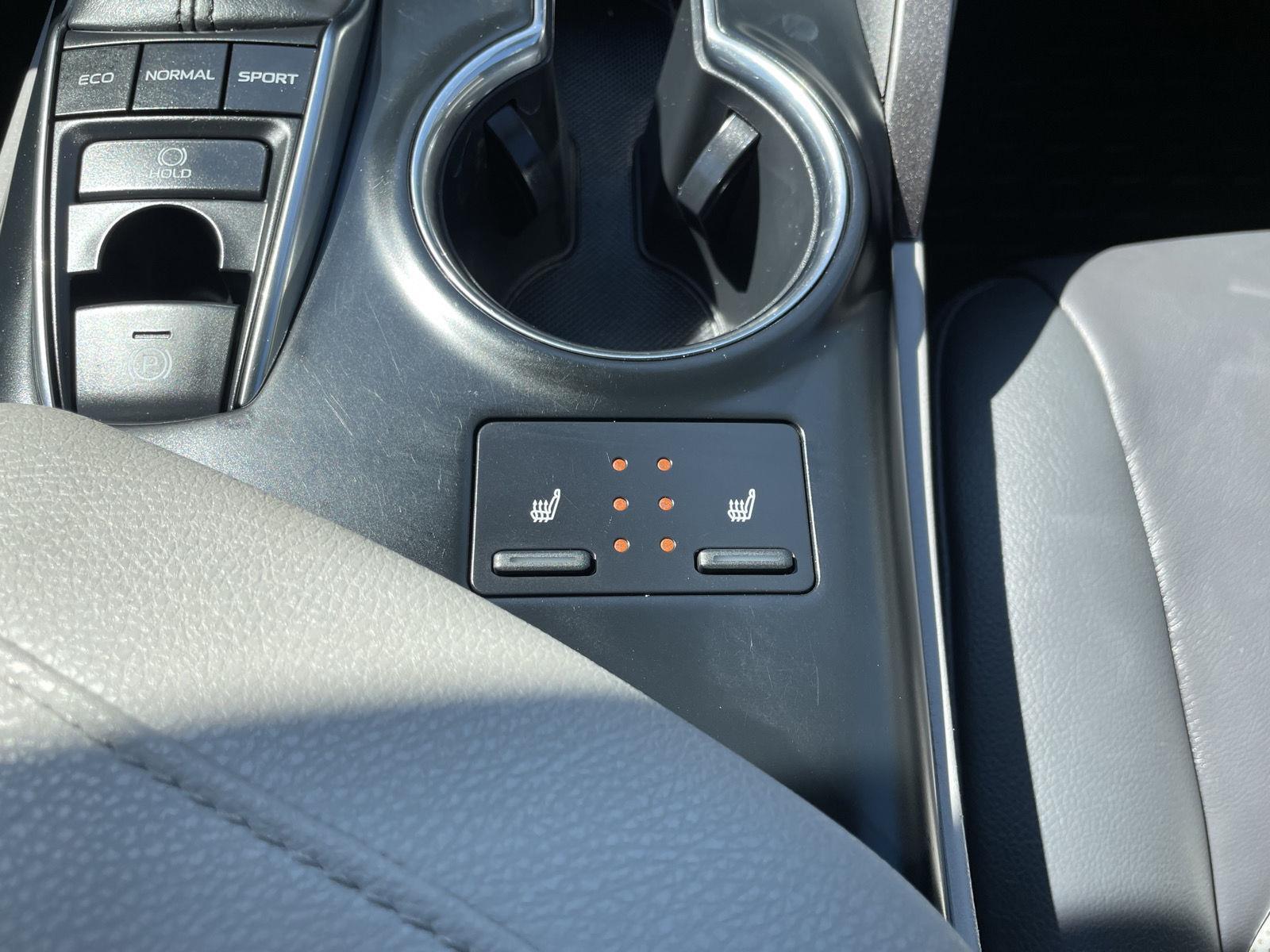 Vehicle photo 30