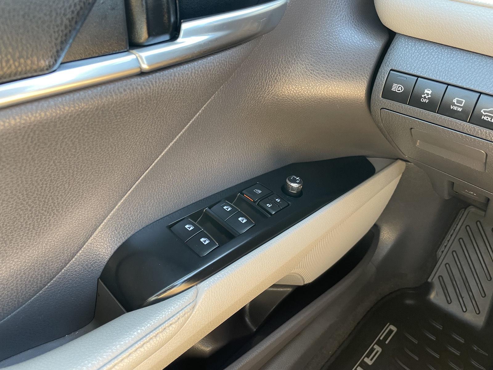 Vehicle photo 31