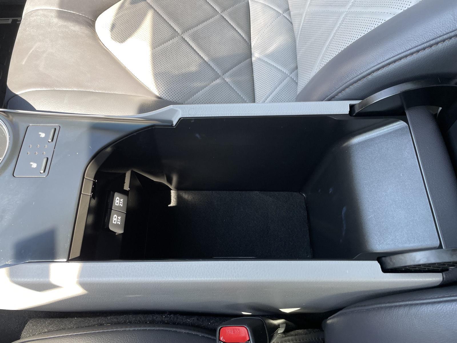 Vehicle photo 33