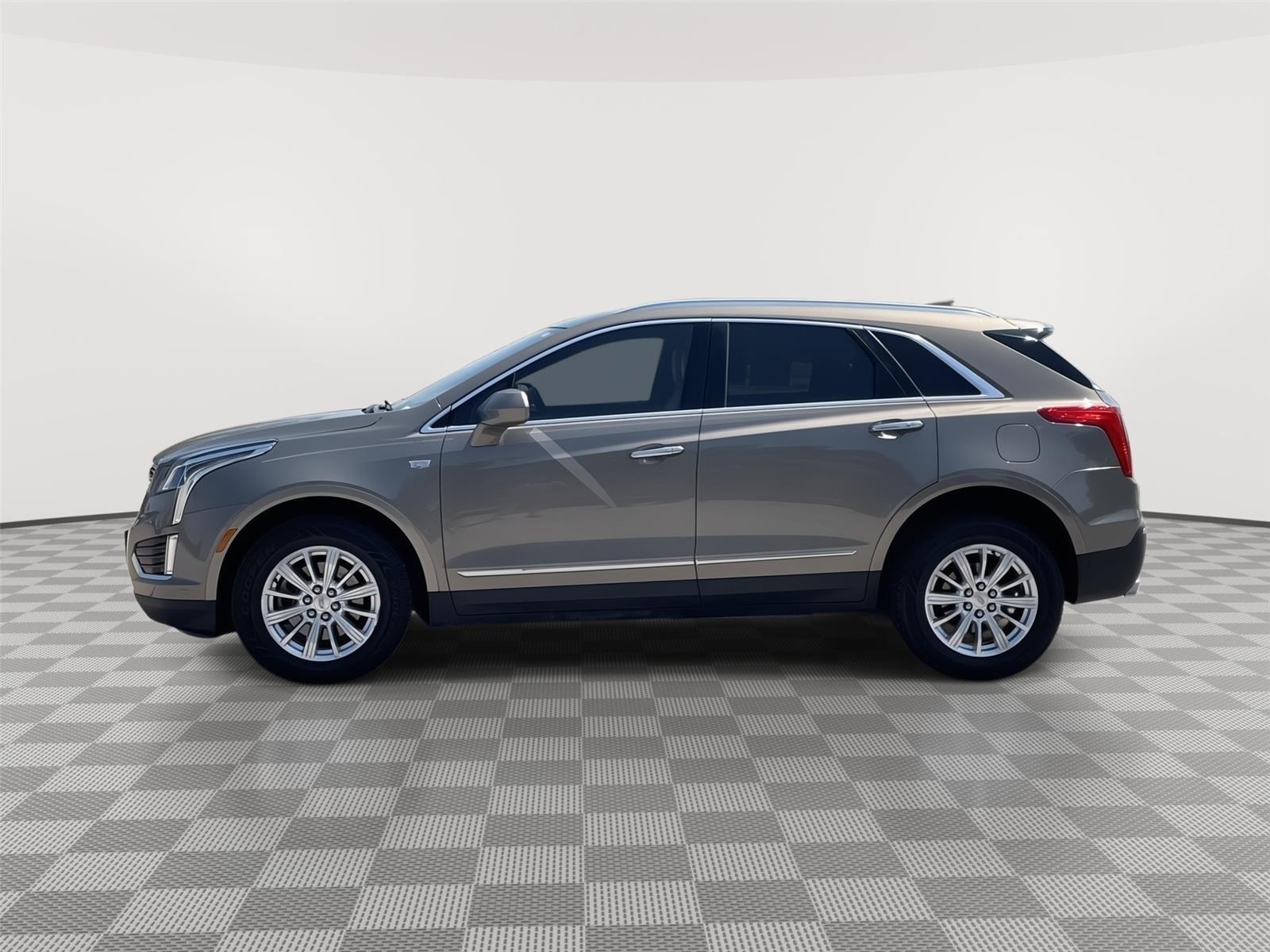 Vehicle photo 2