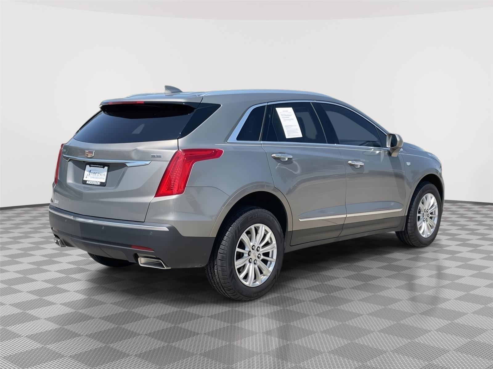 Vehicle photo 7