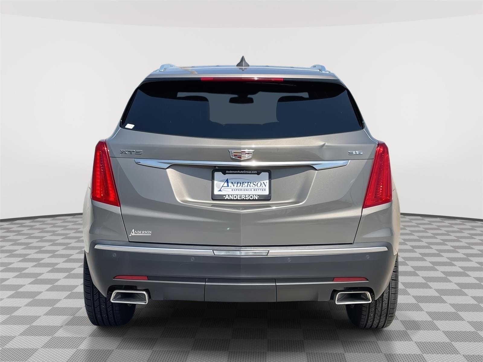 Vehicle photo 8