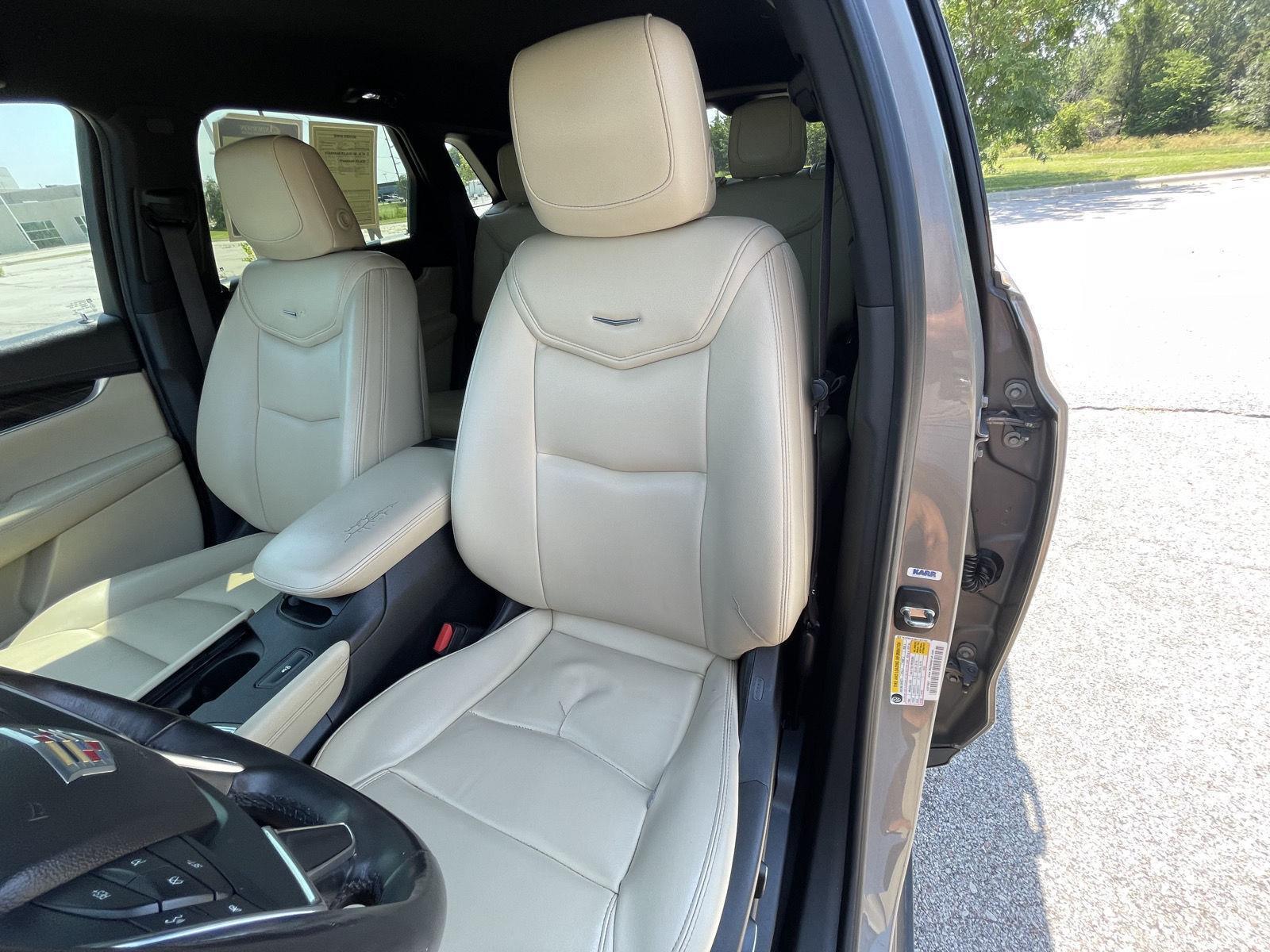Vehicle photo 18