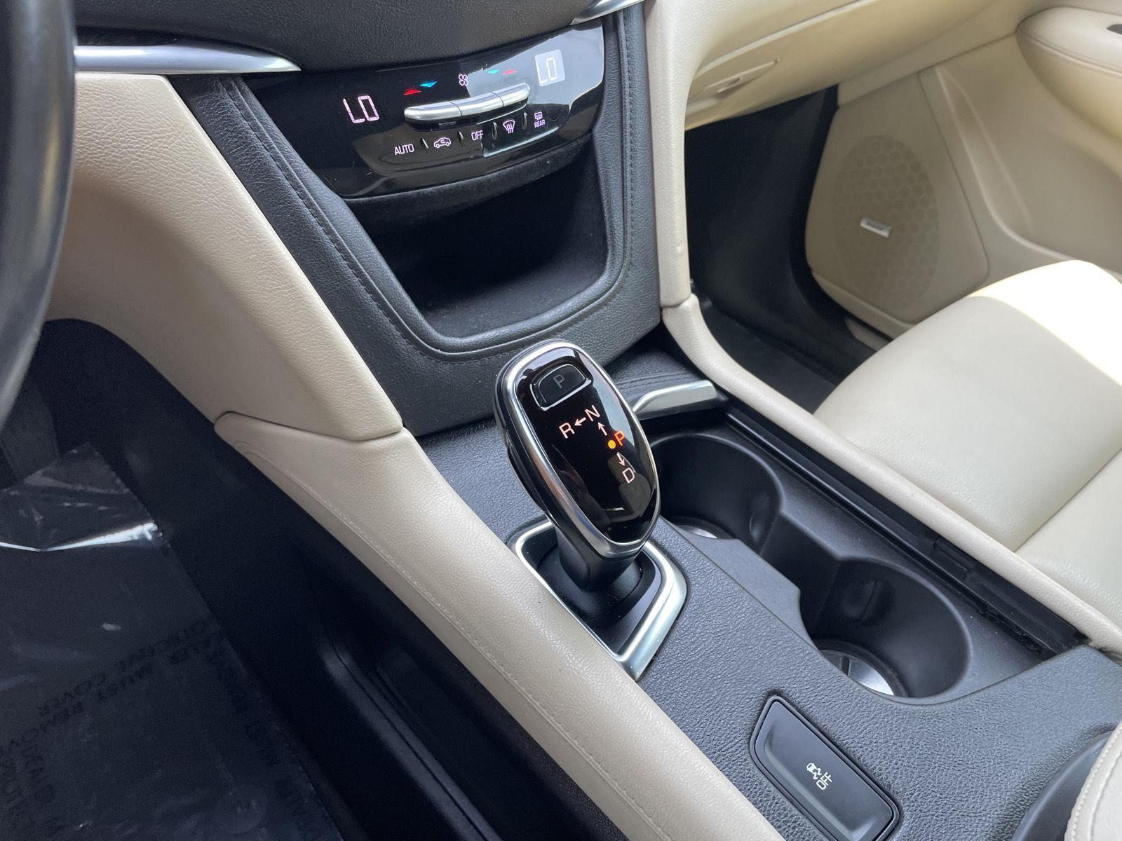 Vehicle photo 27