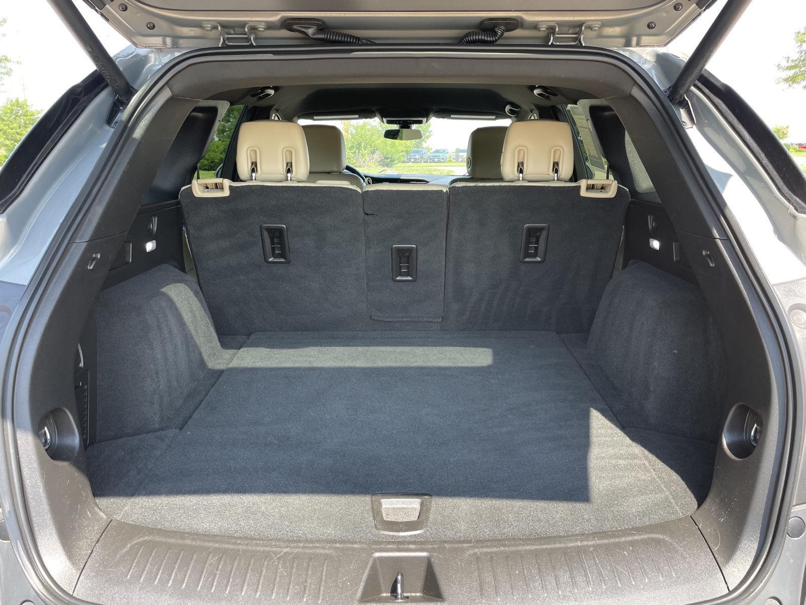 Vehicle photo 32