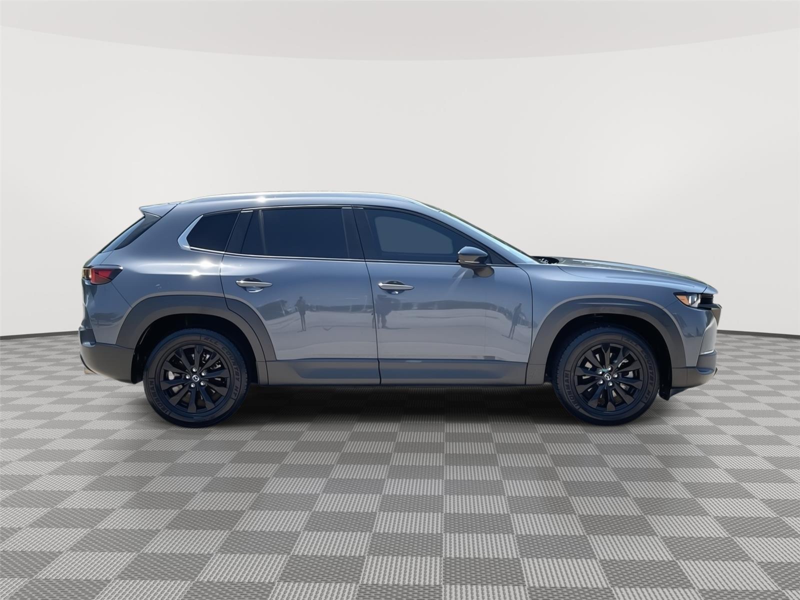 Vehicle photo 6
