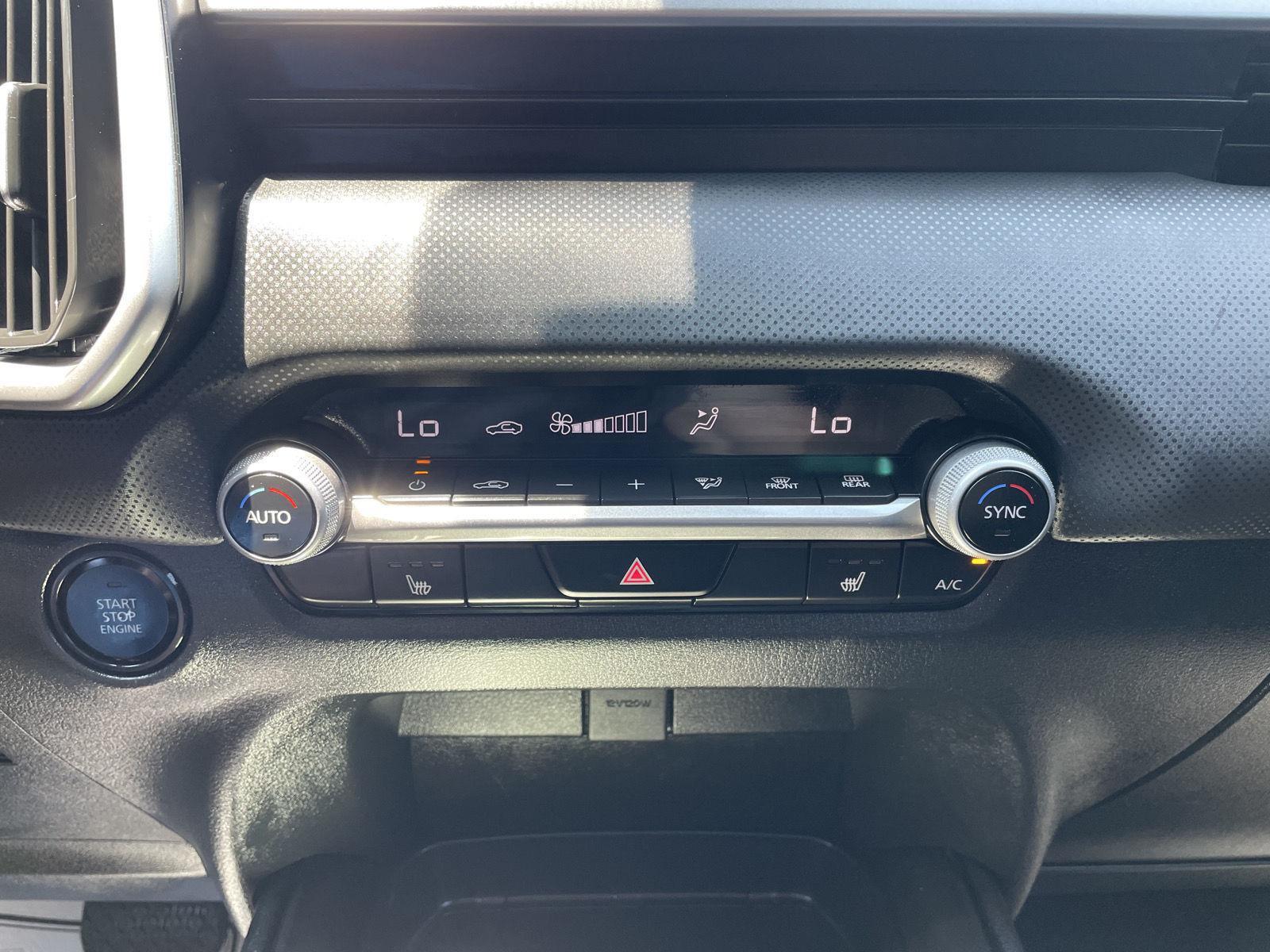 Vehicle photo 25
