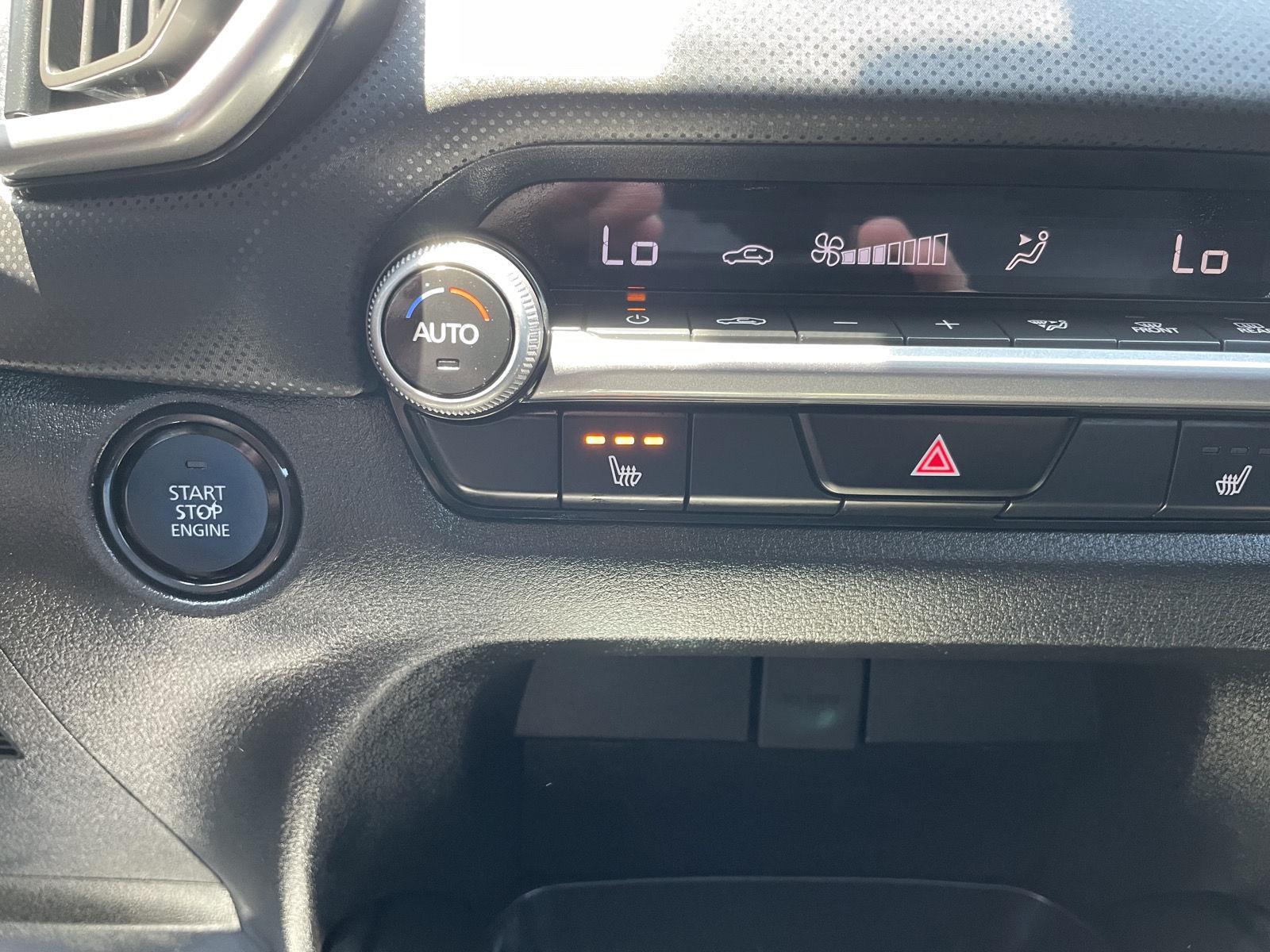Vehicle photo 26