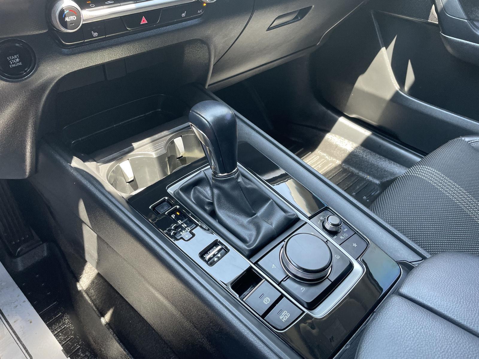 Vehicle photo 28