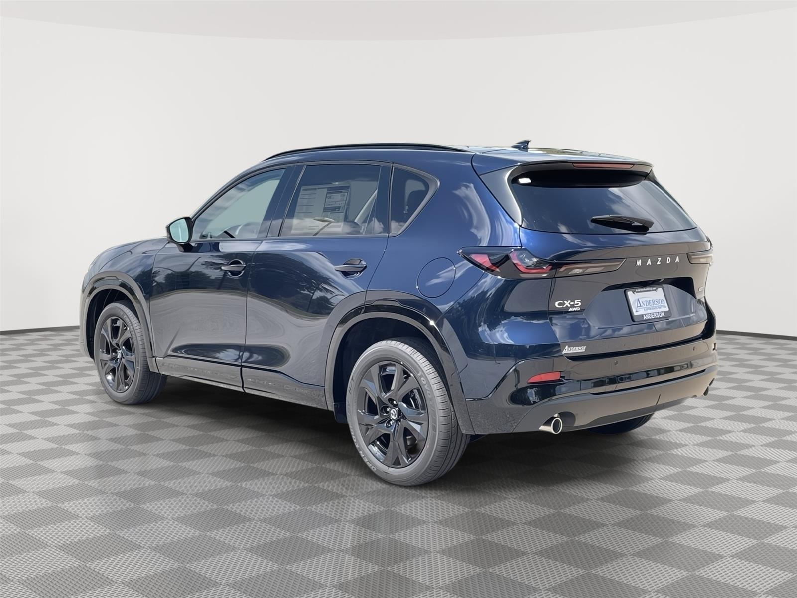Vehicle photo 9