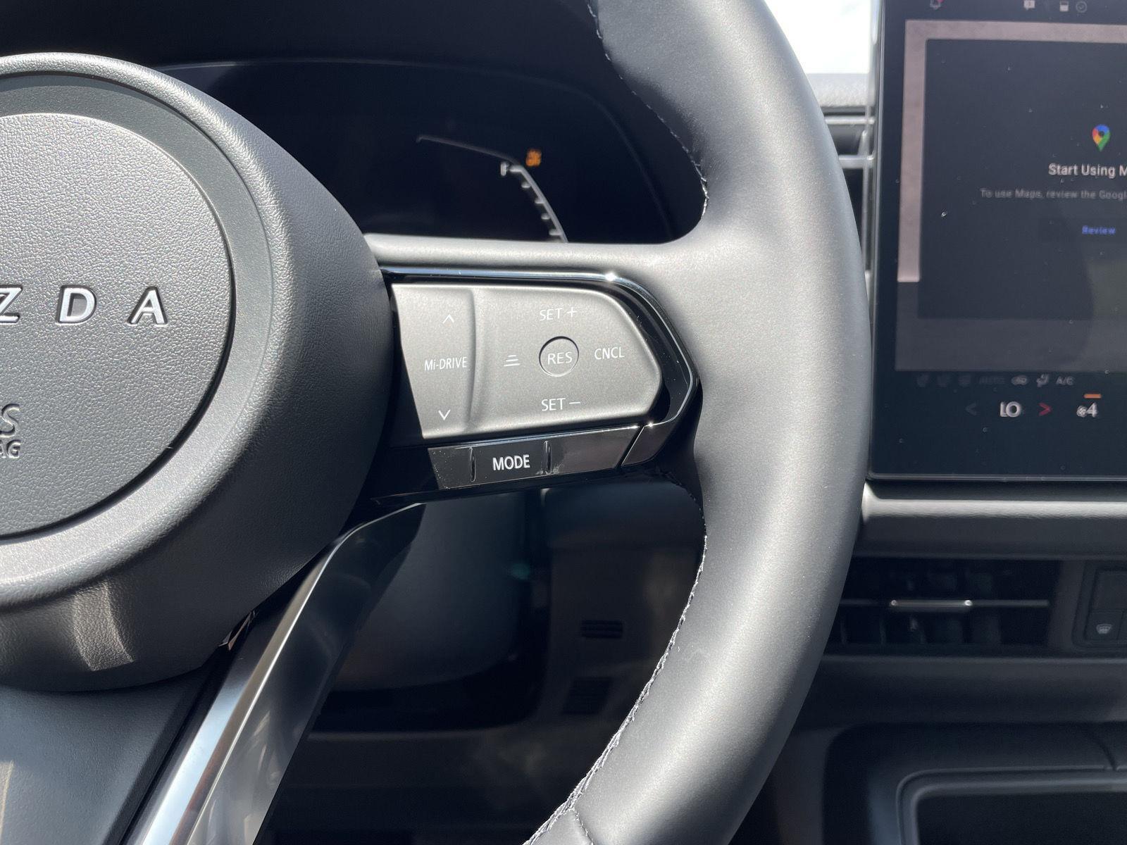 Vehicle photo 13