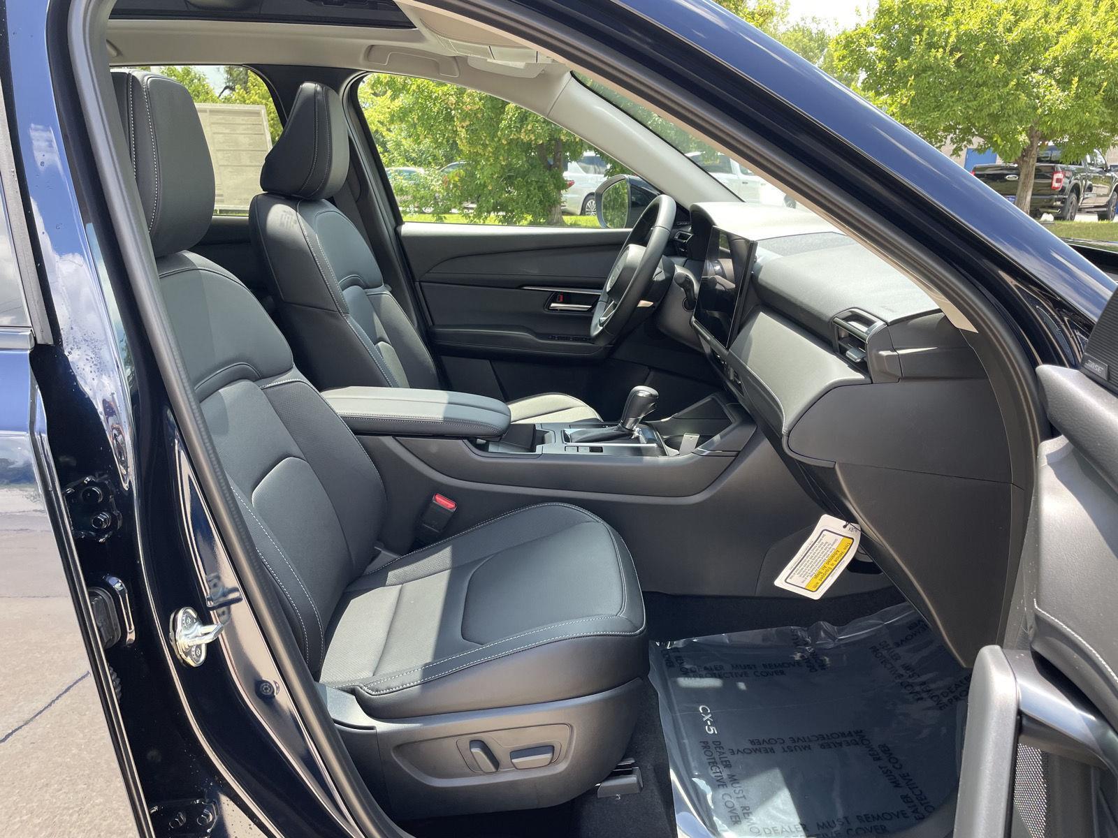 Vehicle photo 18