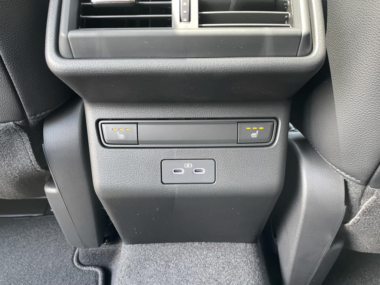 Vehicle photo 20