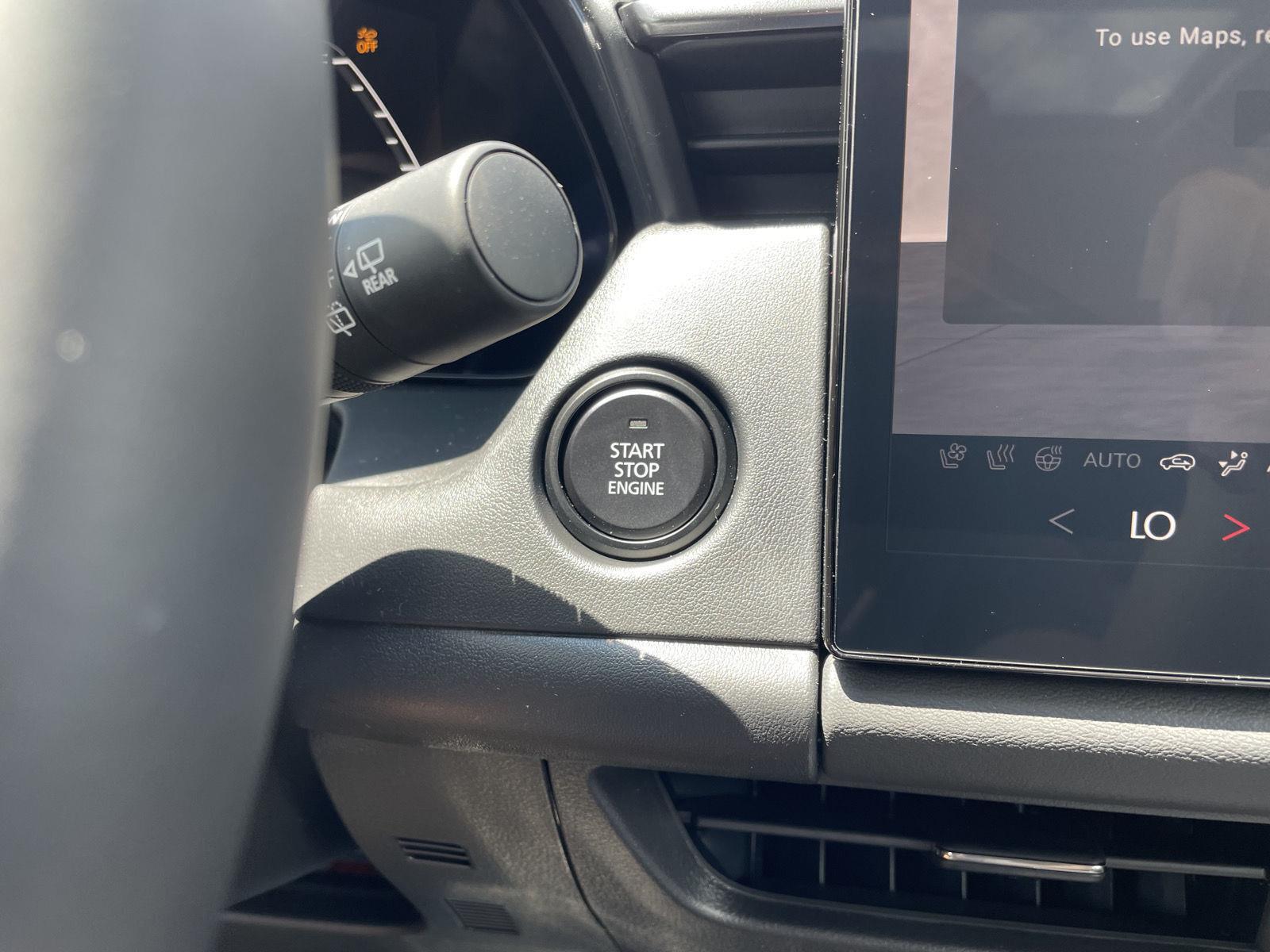 Vehicle photo 25
