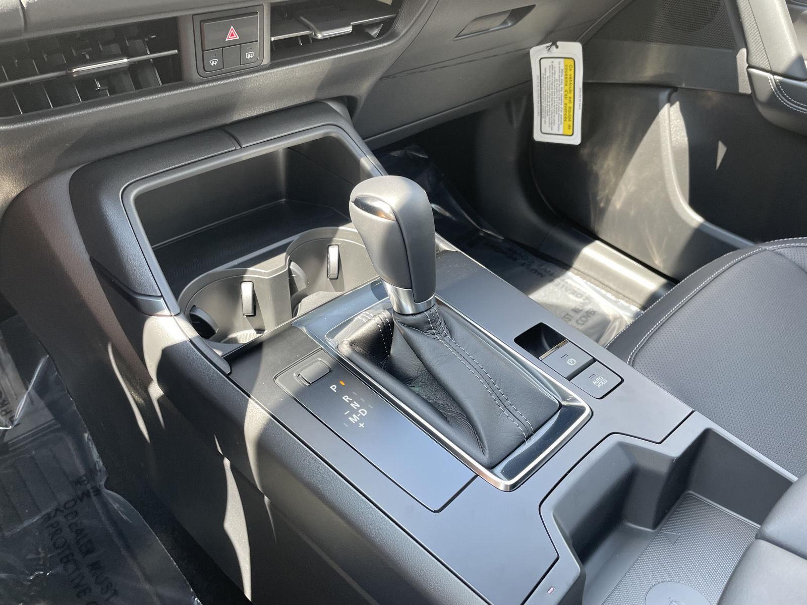 Vehicle photo 28
