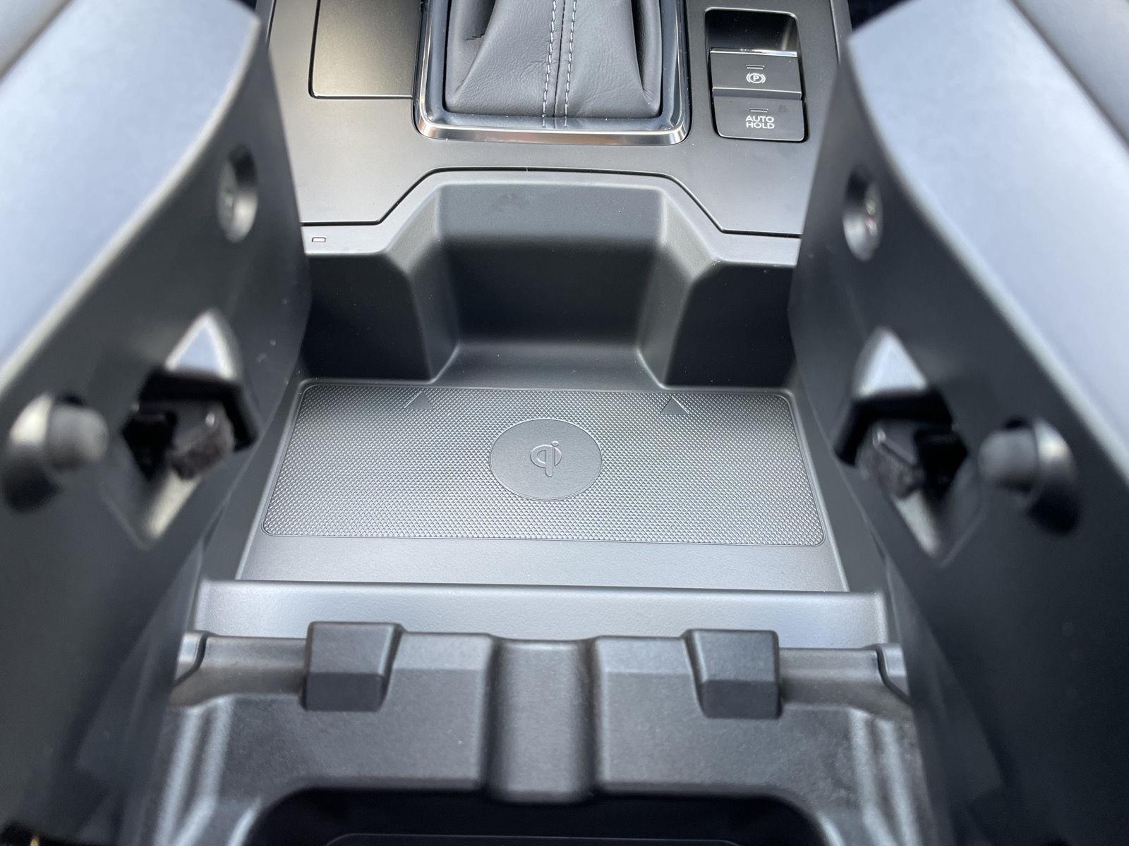 Vehicle photo 29