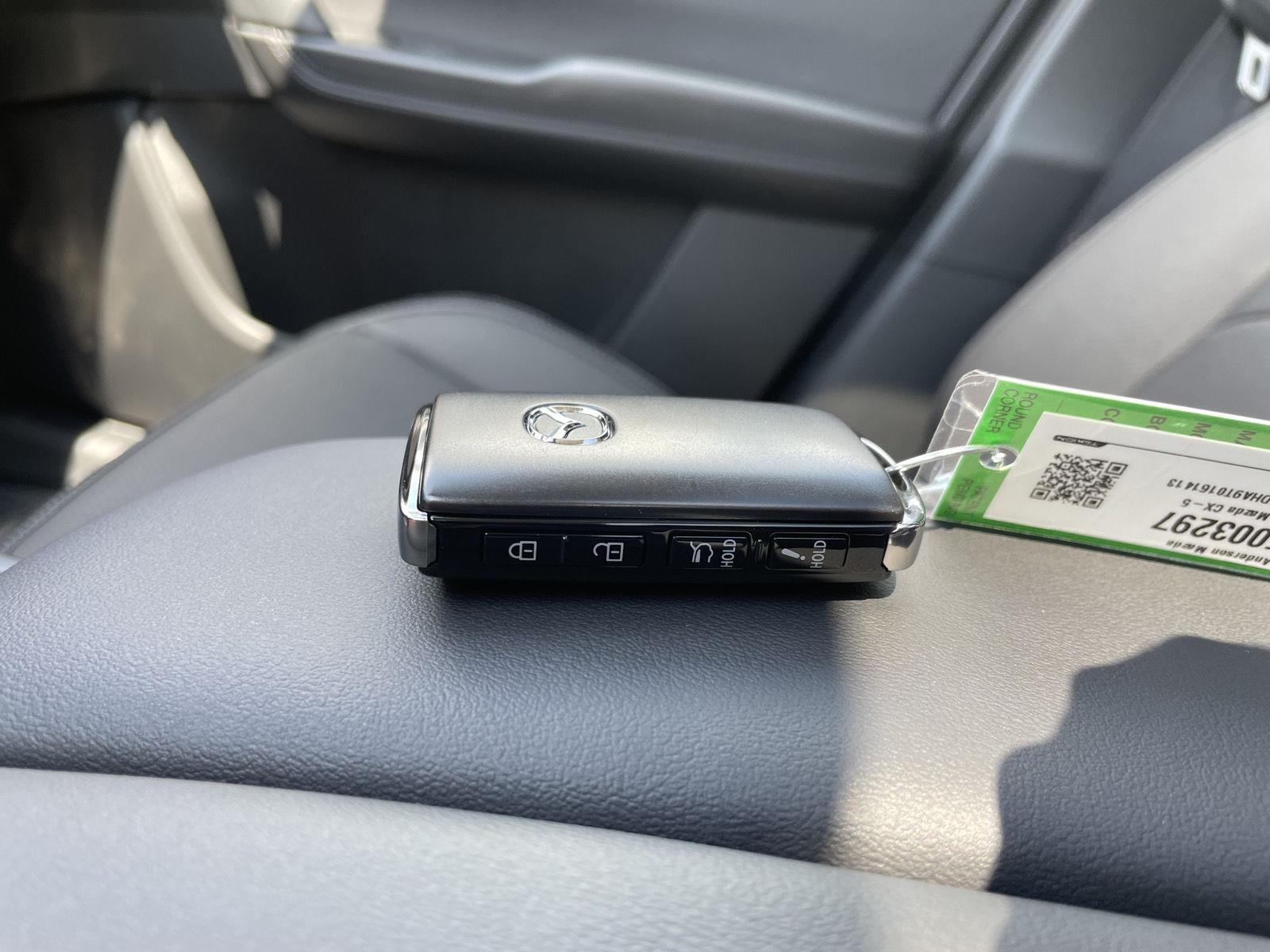 Vehicle photo 37