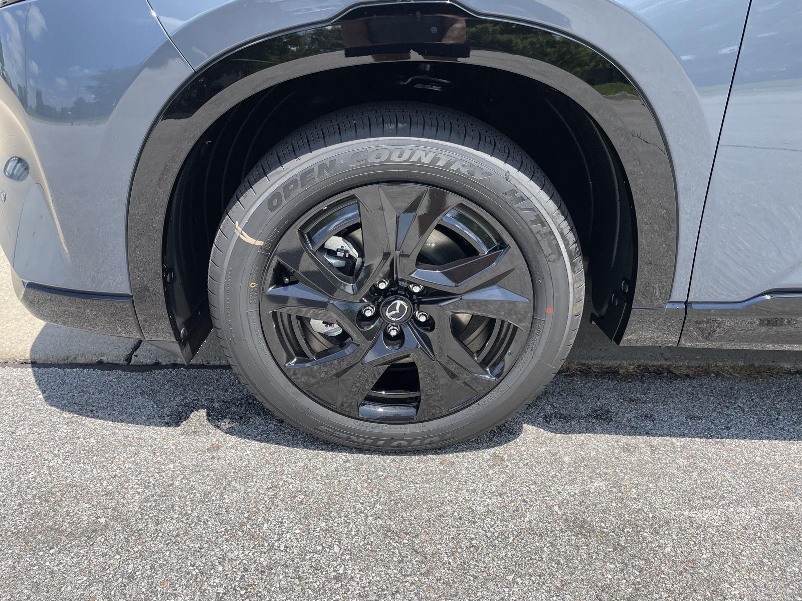 Vehicle photo 10