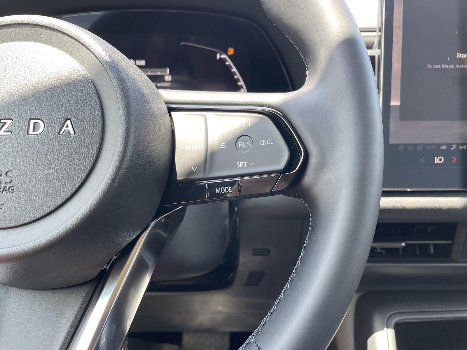 Vehicle photo 13