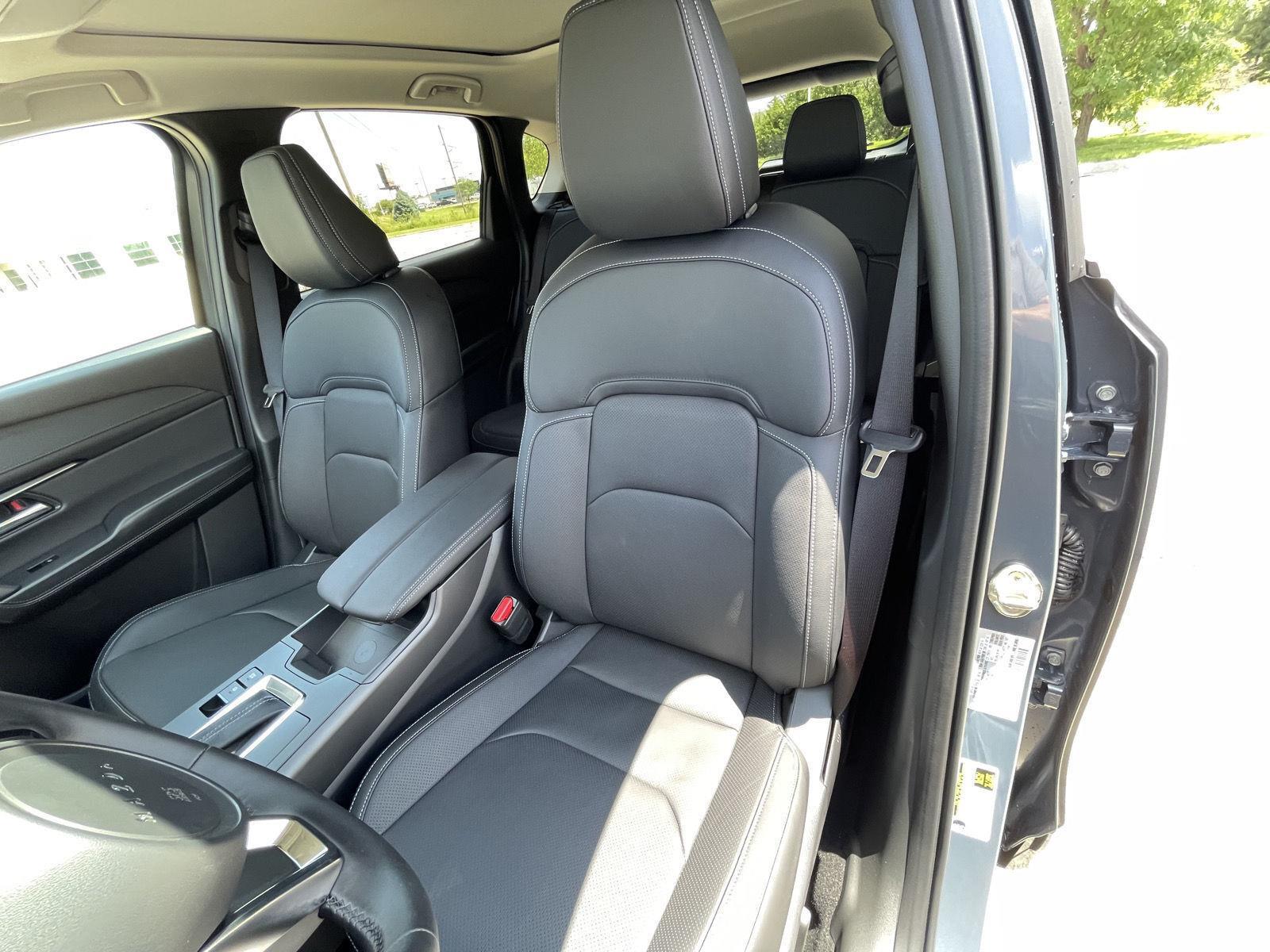 Vehicle photo 17