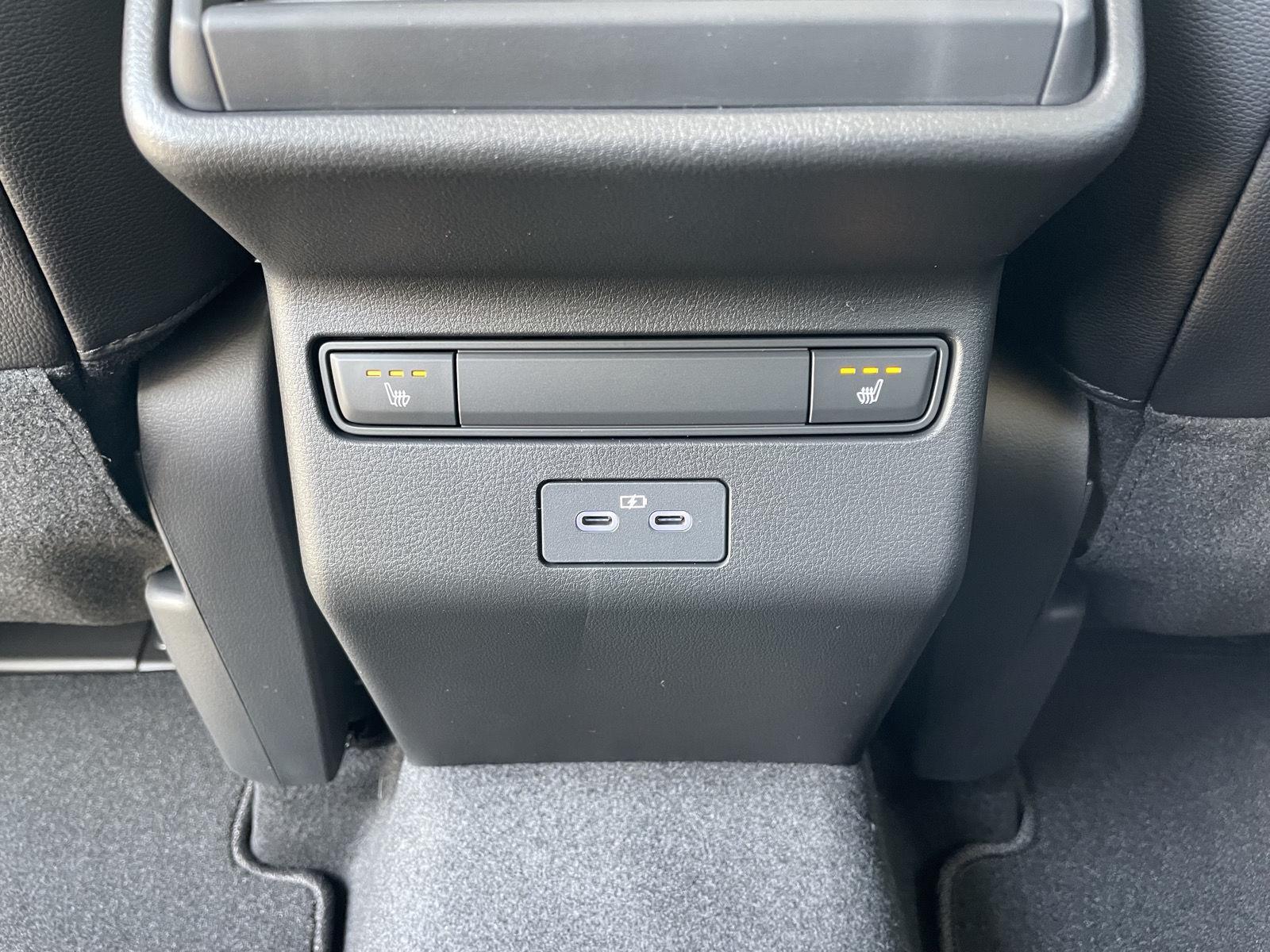 Vehicle photo 20