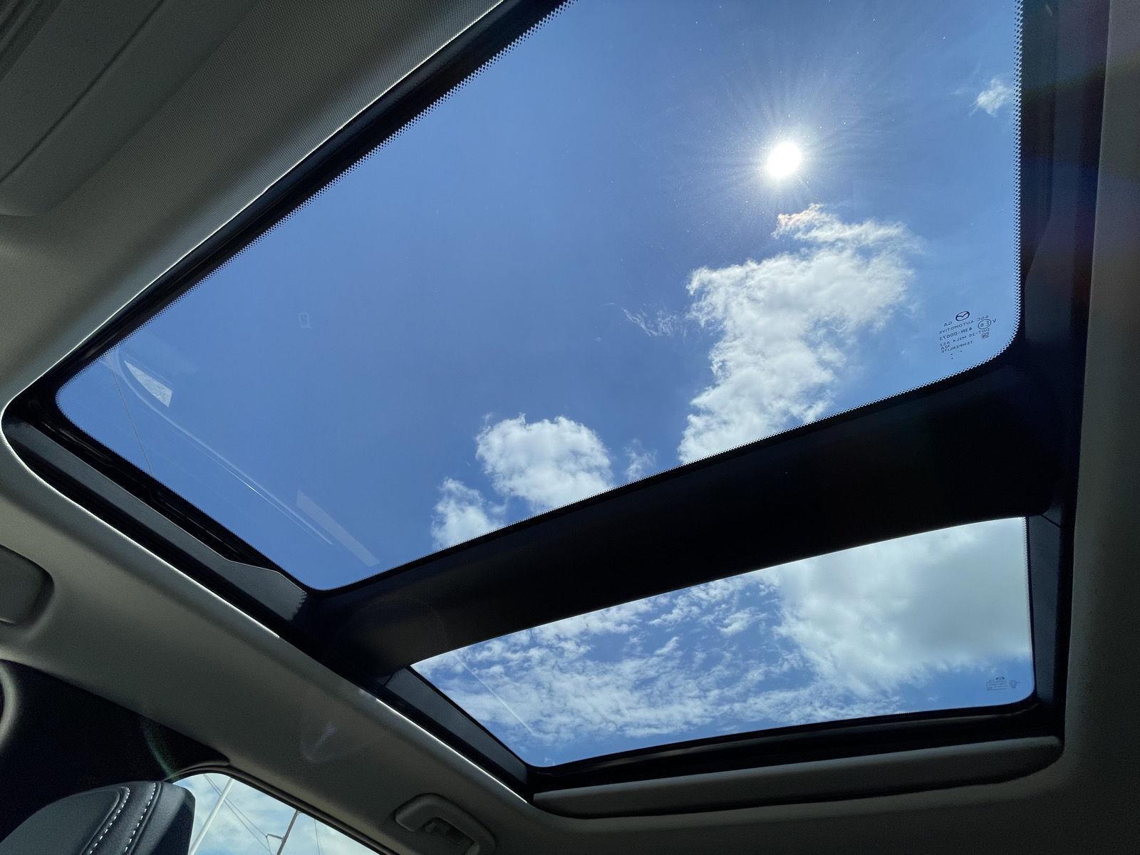Vehicle photo 22