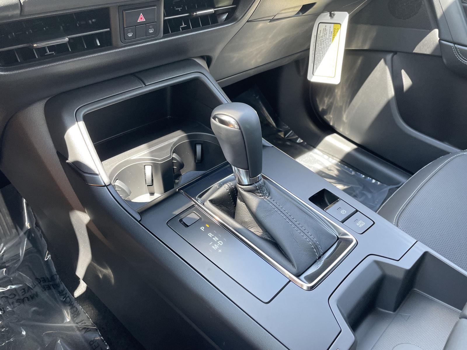 Vehicle photo 28