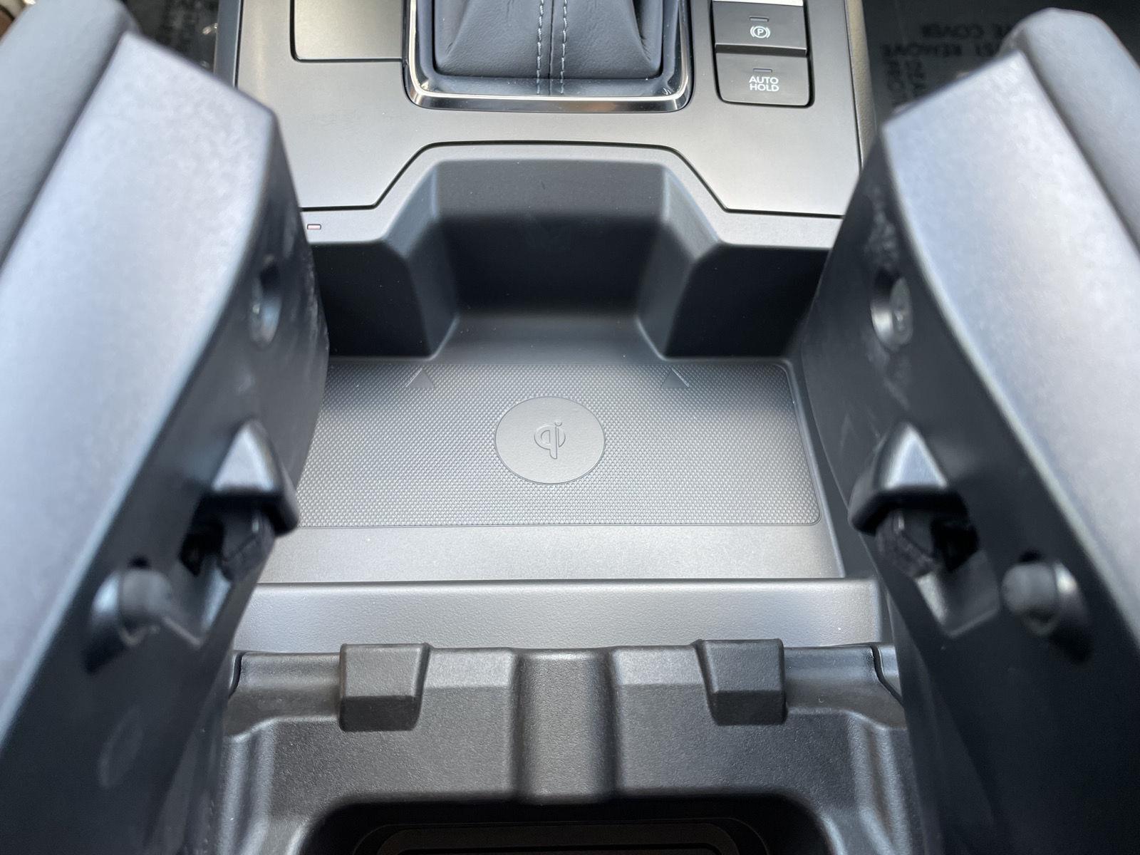 Vehicle photo 29