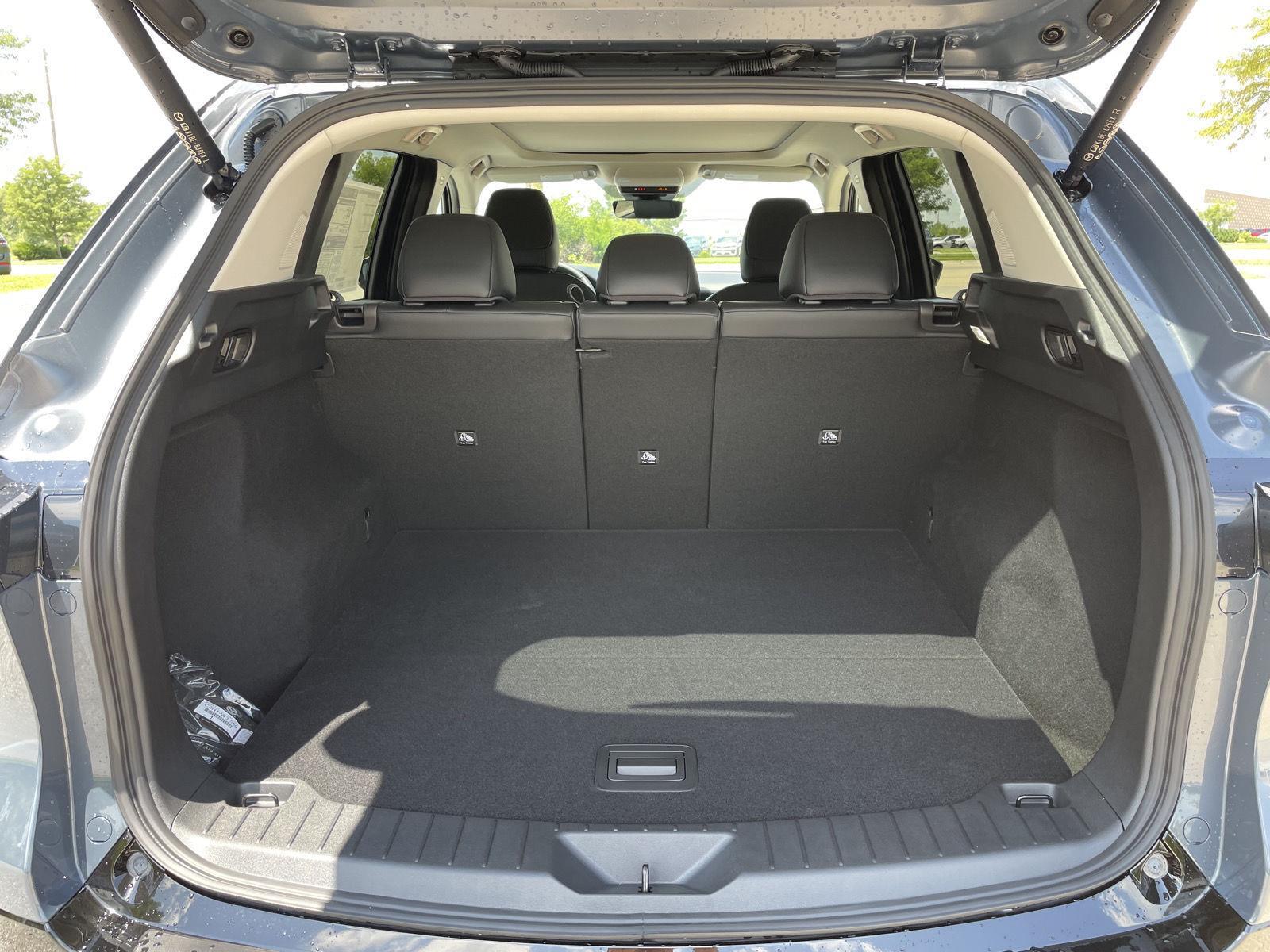 Vehicle photo 34