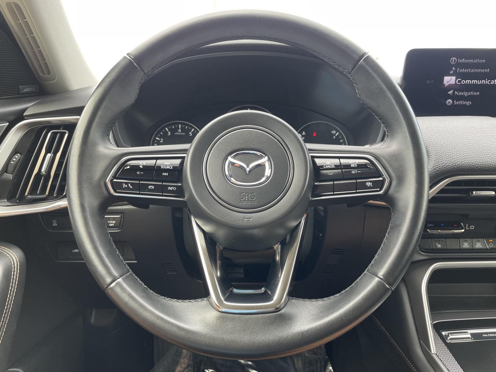Vehicle photo 12